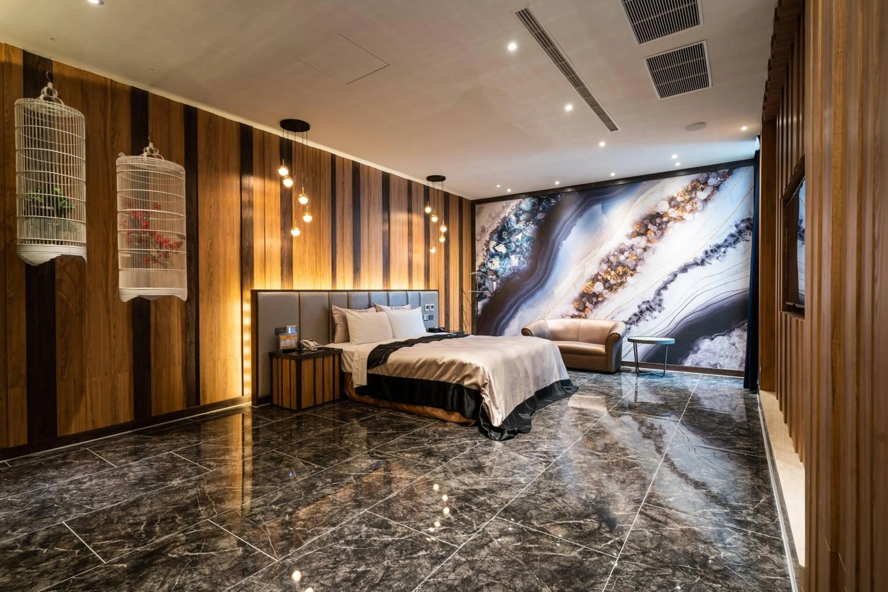 Photo of the whole room, Bed in Aquarius Motel