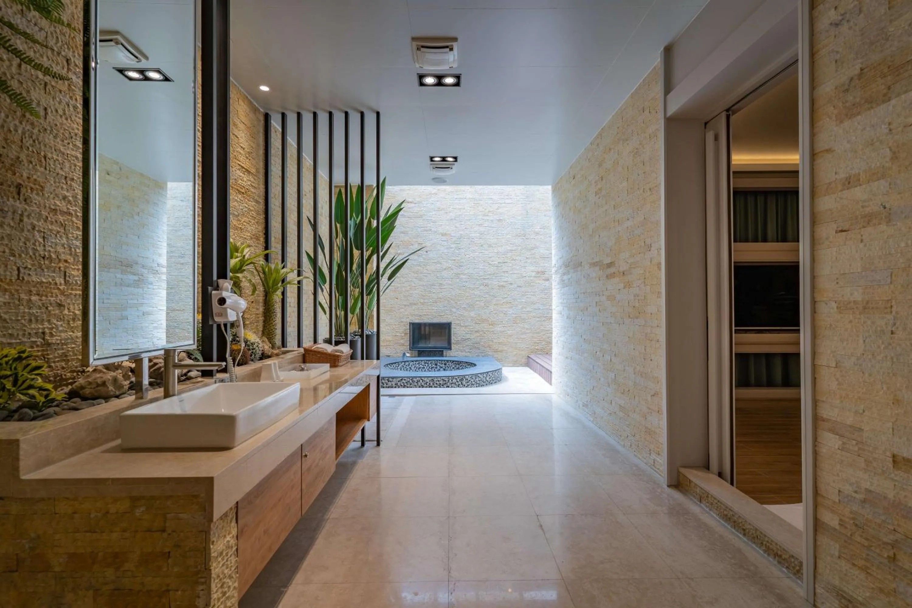 Bathroom in Aquarius Motel