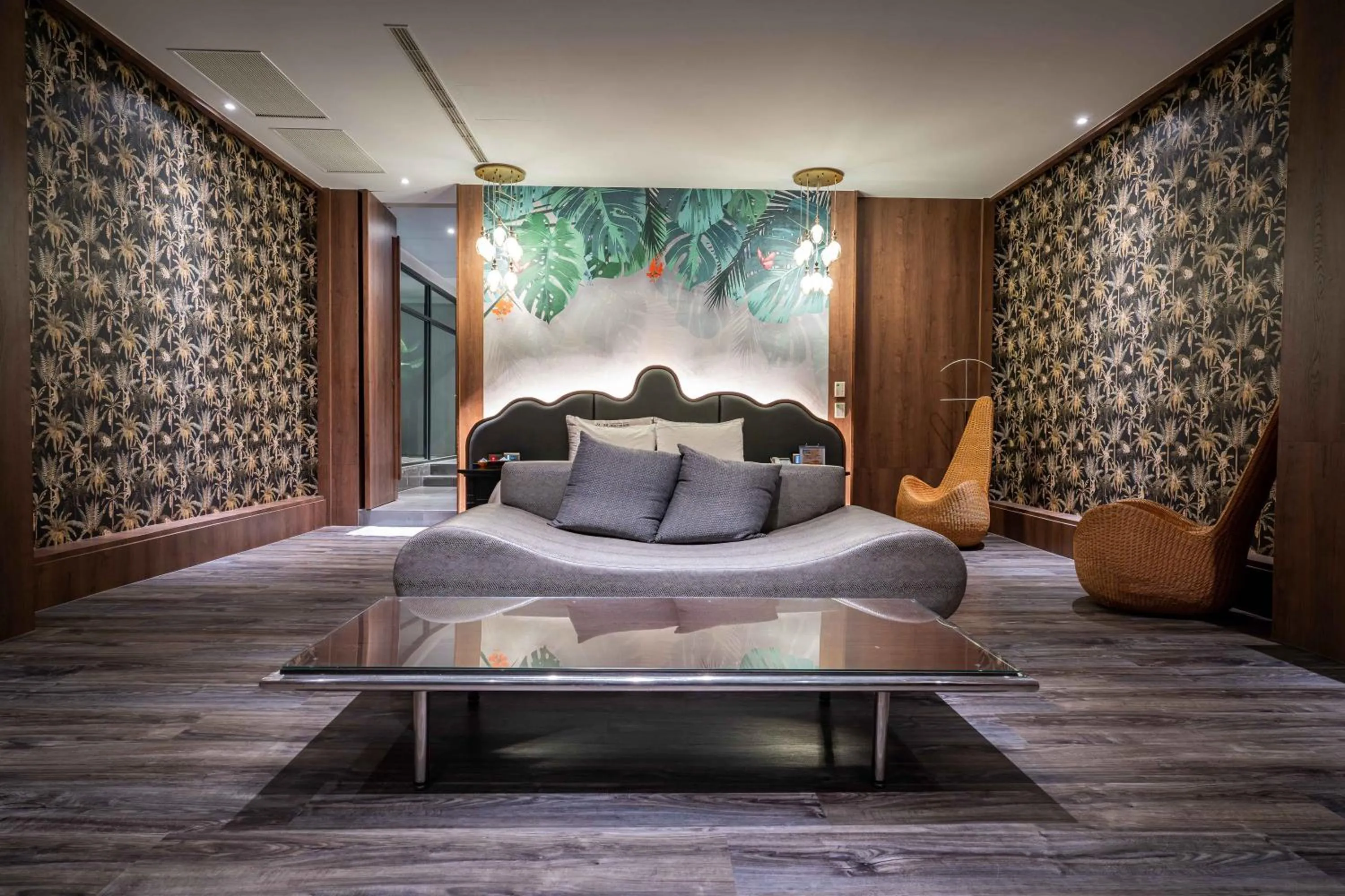 Photo of the whole room, Bed in Aquarius Motel