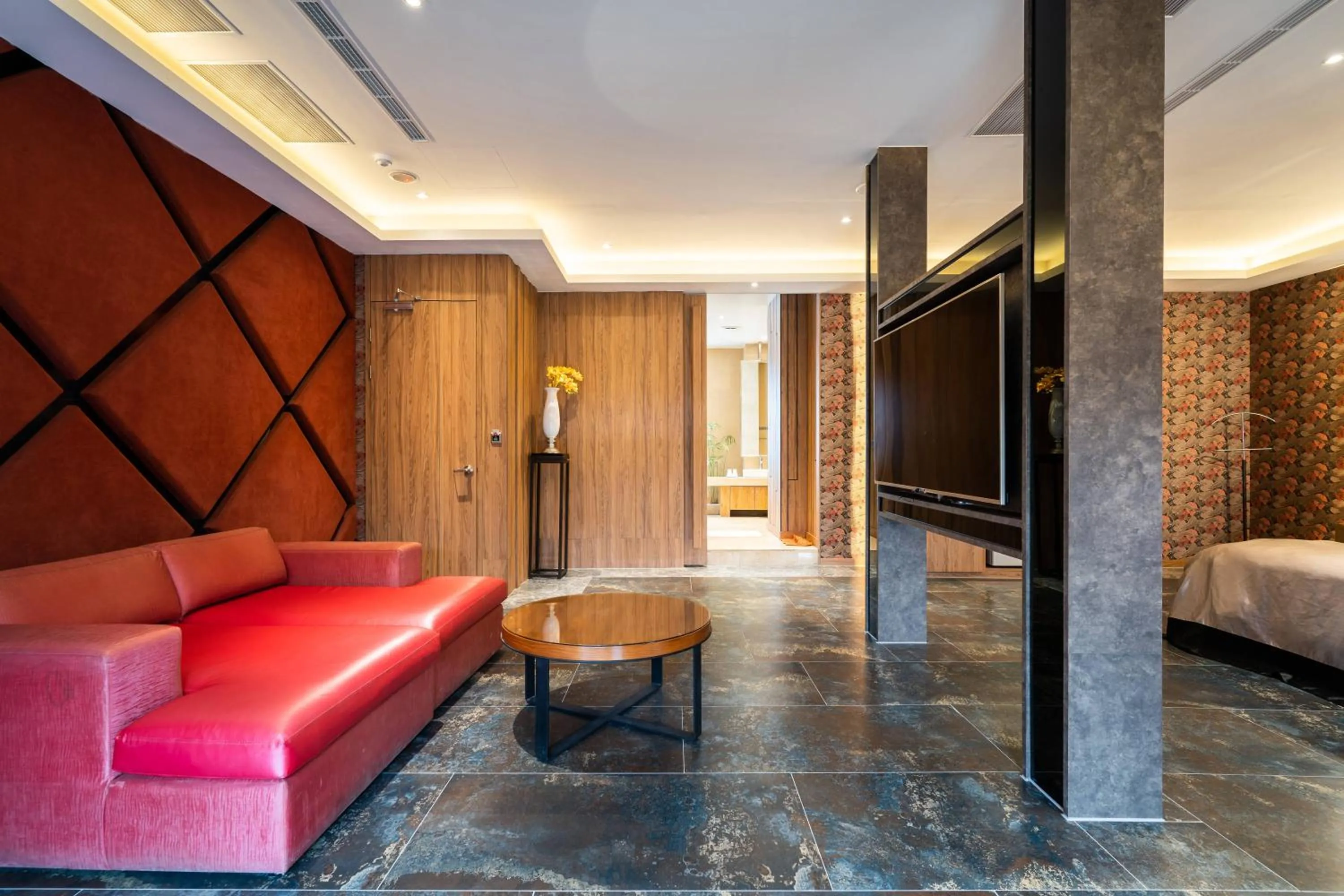 Photo of the whole room, Bed in Aquarius Motel