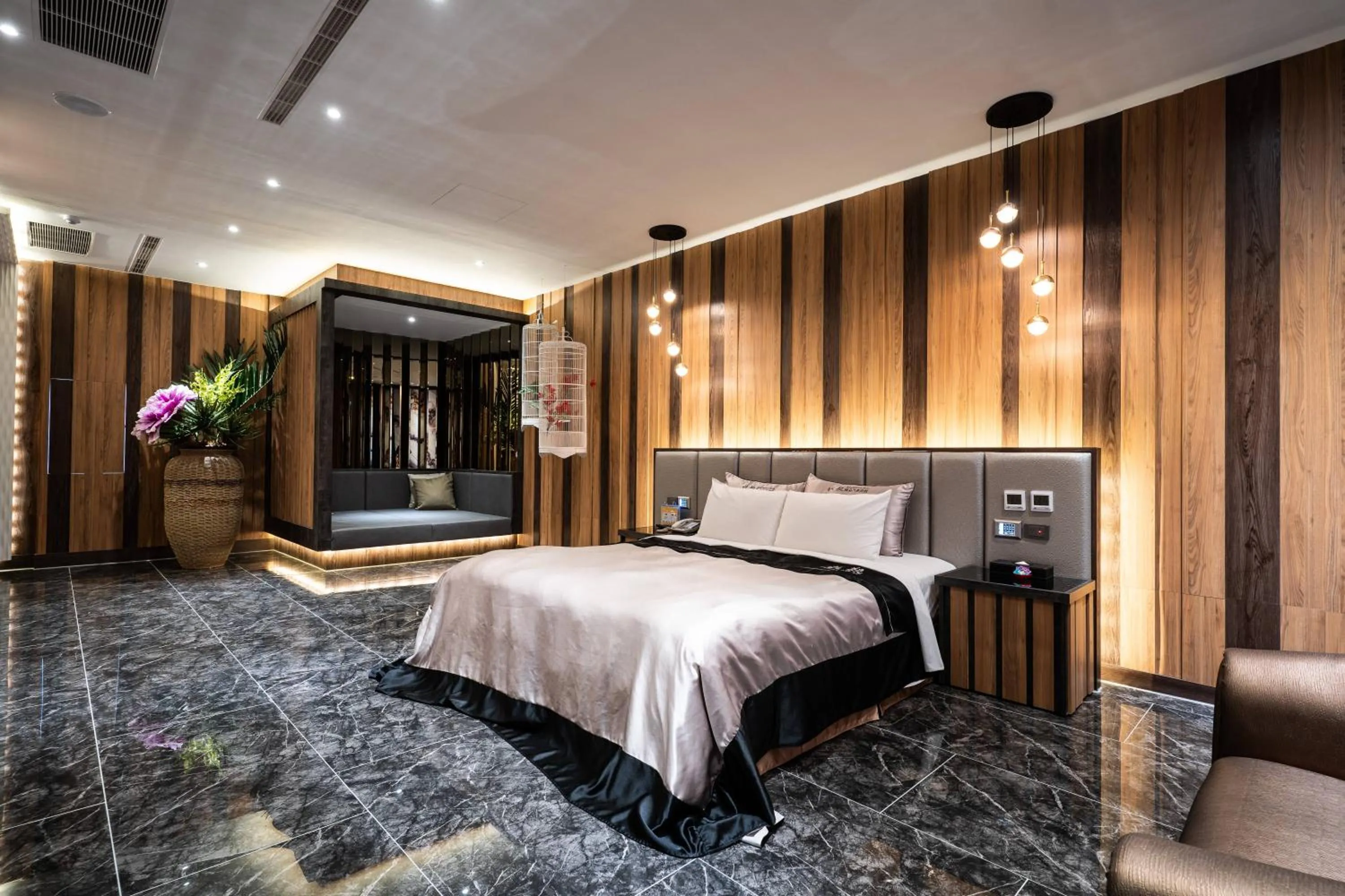 Photo of the whole room, Bed in Aquarius Motel