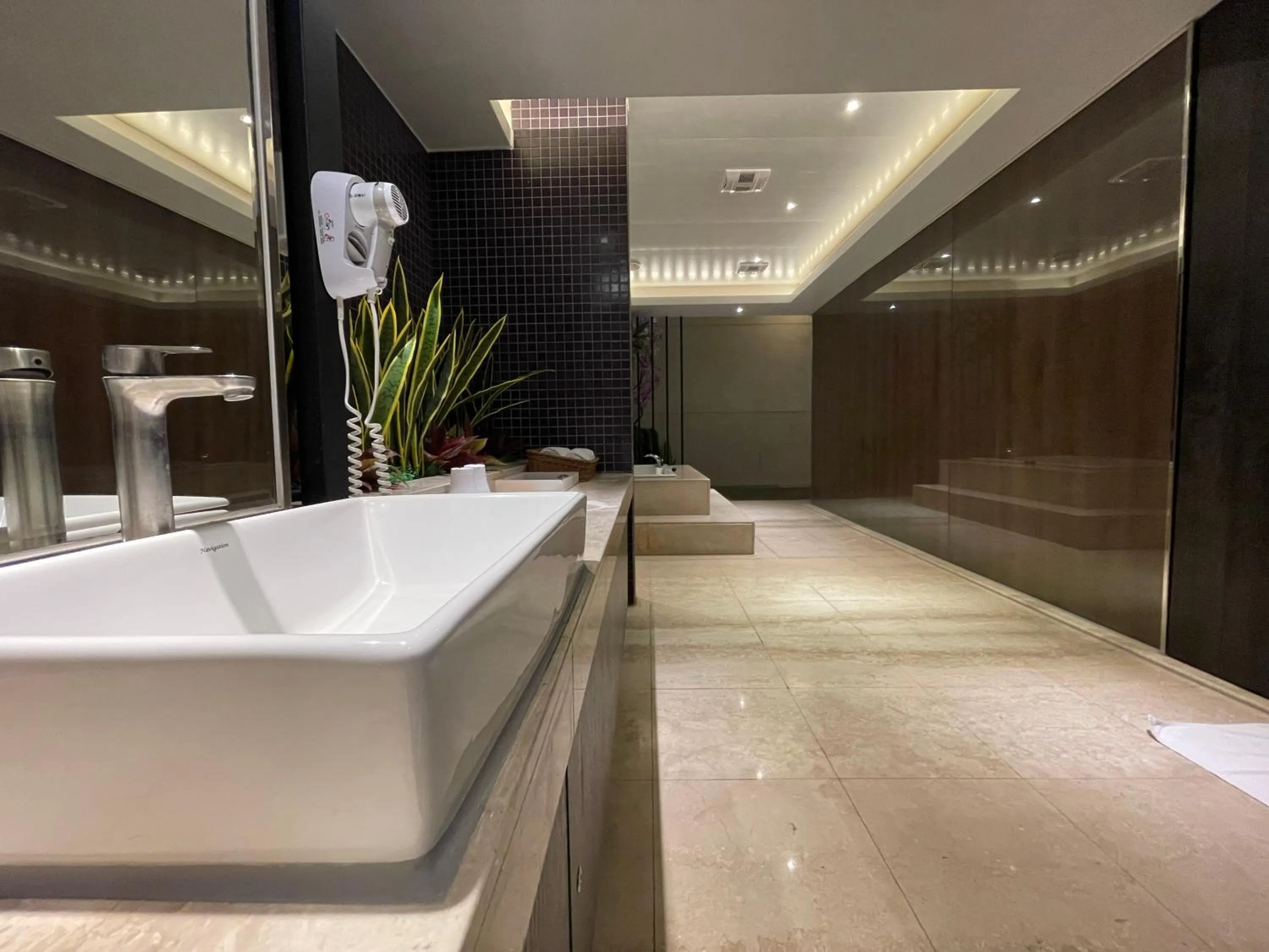 Bathroom in Aquarius Motel