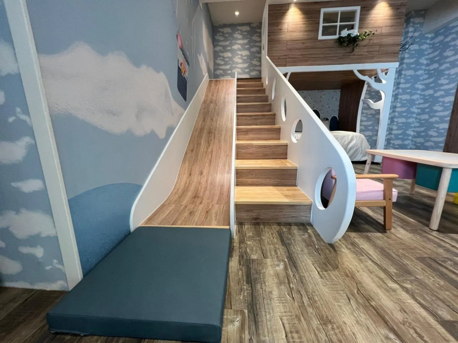 Photo of the whole room in Aquarius Motel