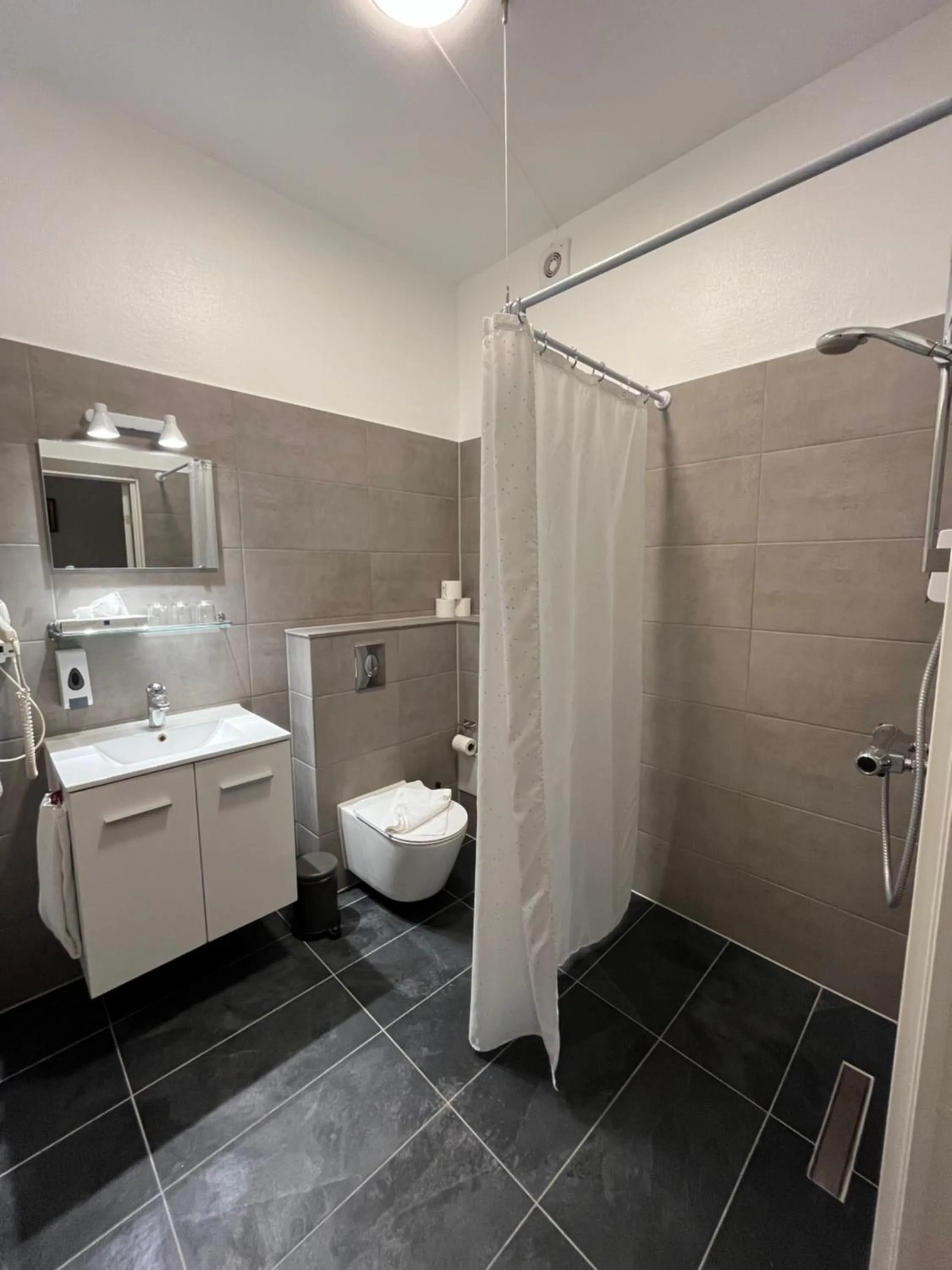 Shower in Hotel Skandia