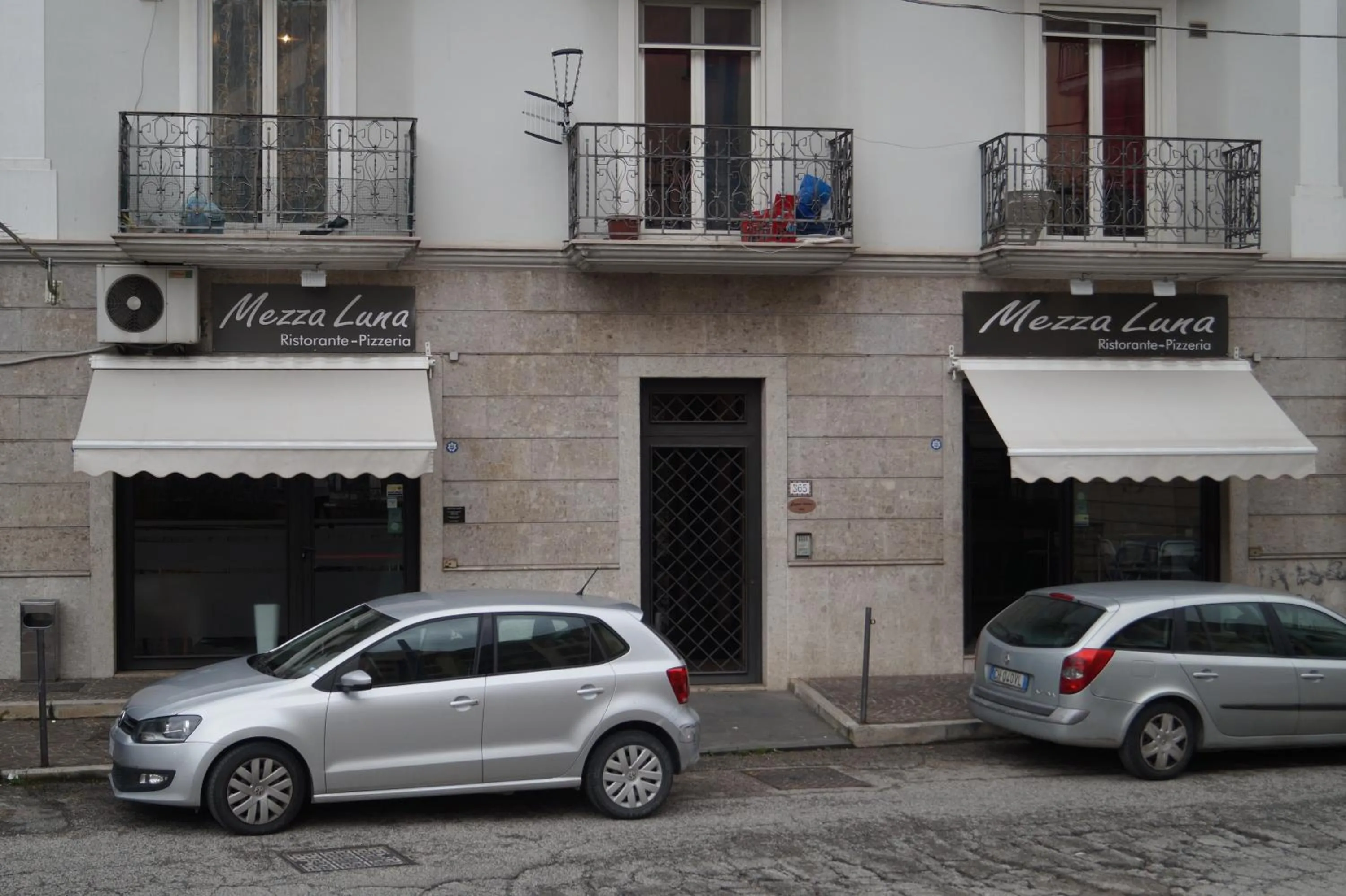 Property building in Bonjour Bonheur