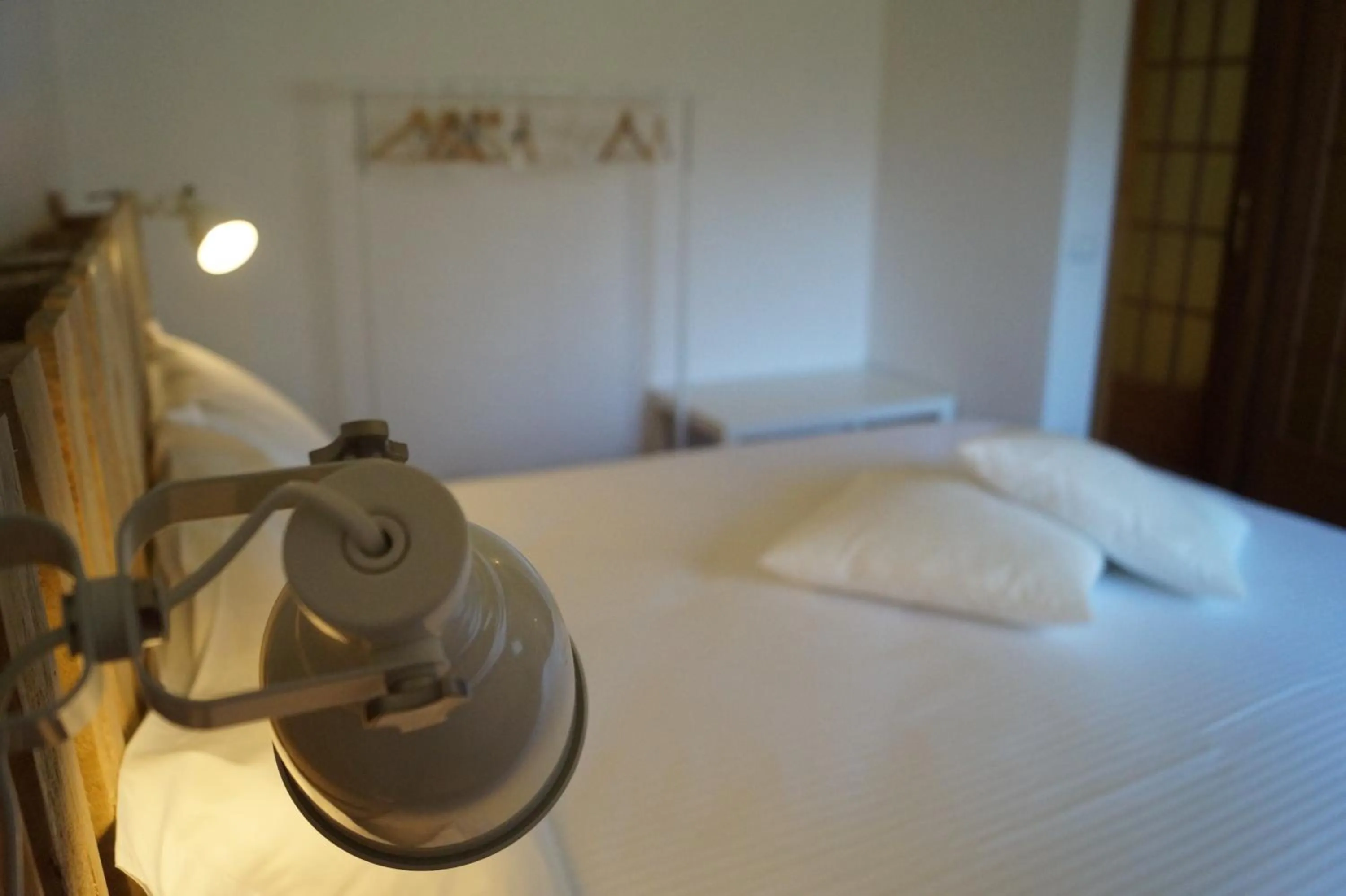 Communal lounge/ TV room, Bed in Bonjour Bonheur