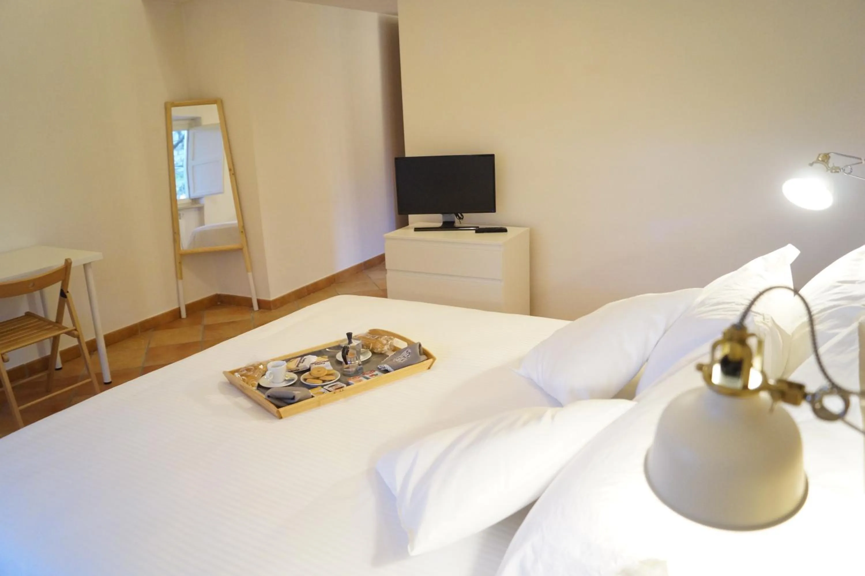 Breakfast, Bed in Bonjour Bonheur