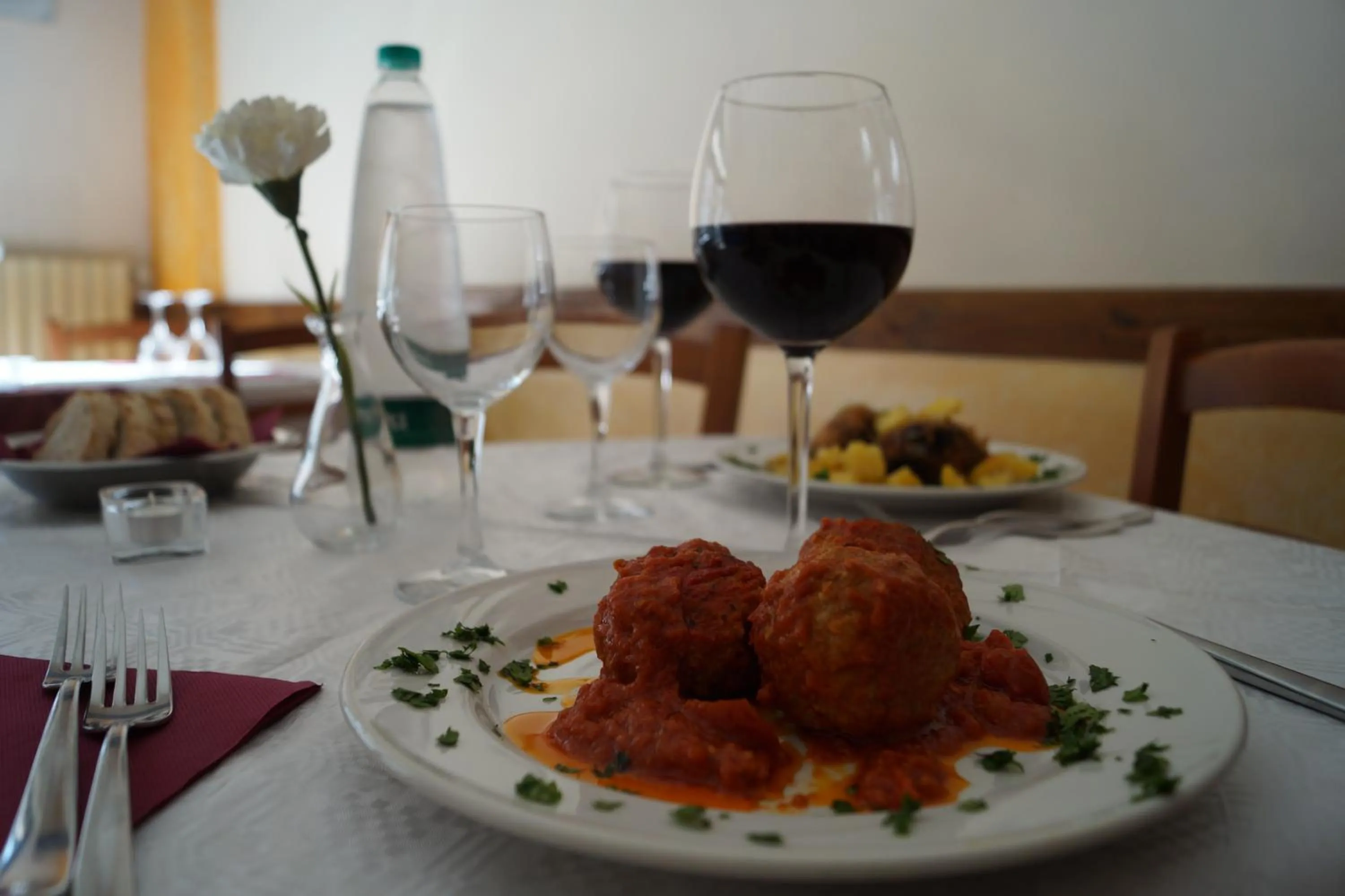 Restaurant/places to eat in Bonjour Bonheur