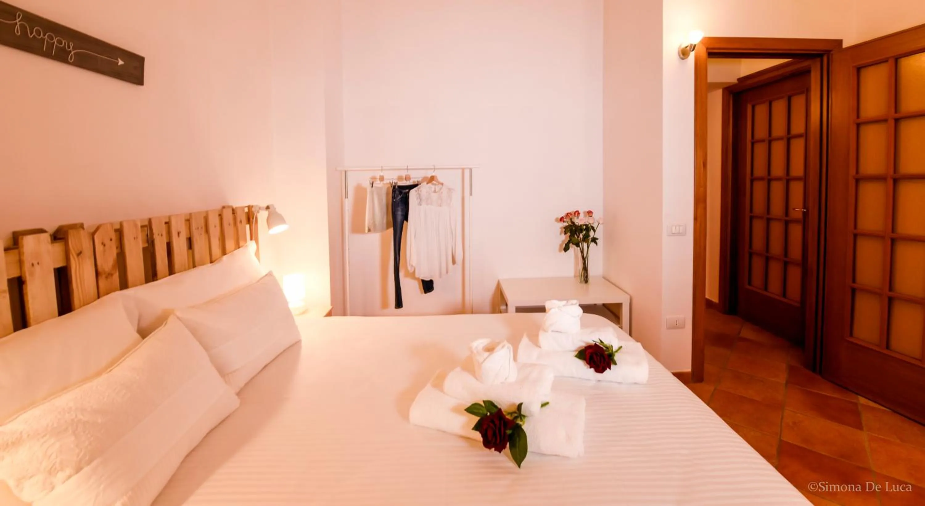 Bedroom, Bed in Bonjour Bonheur