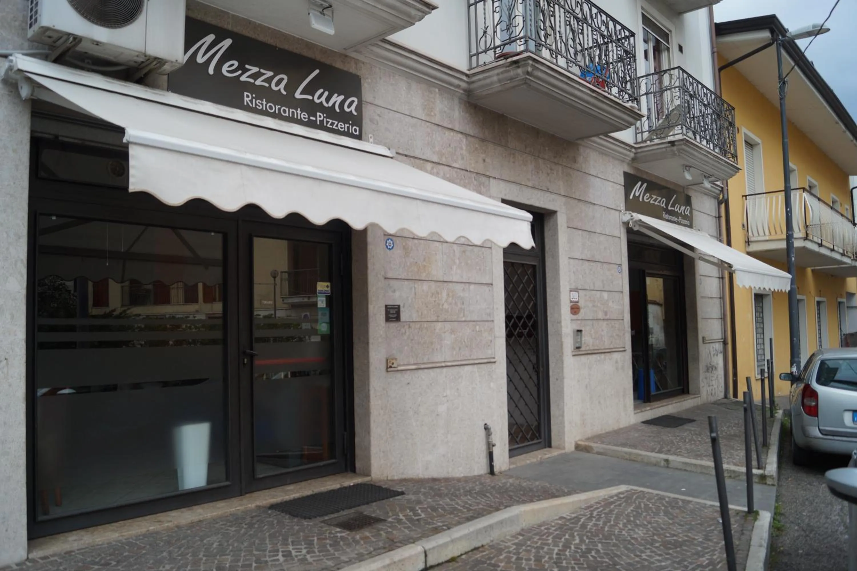 Property building in Bonjour Bonheur