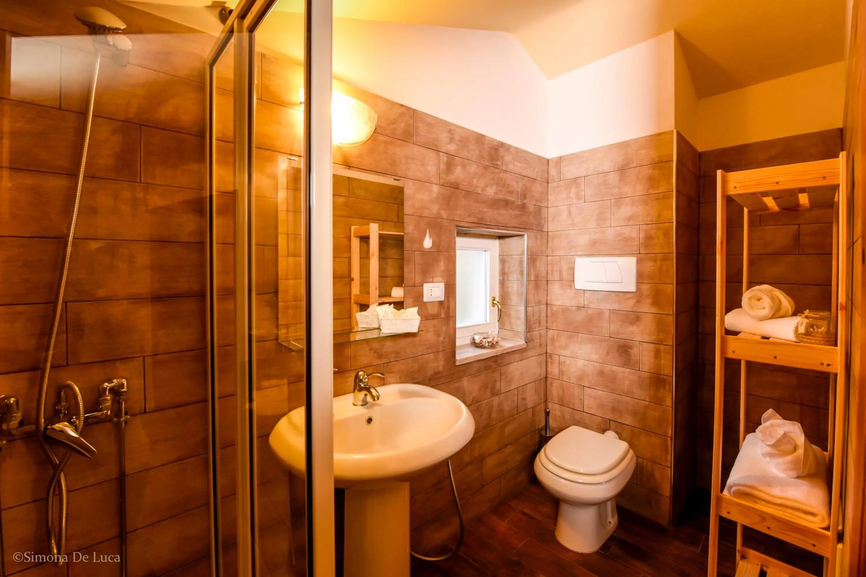 Bathroom in Bonjour Bonheur