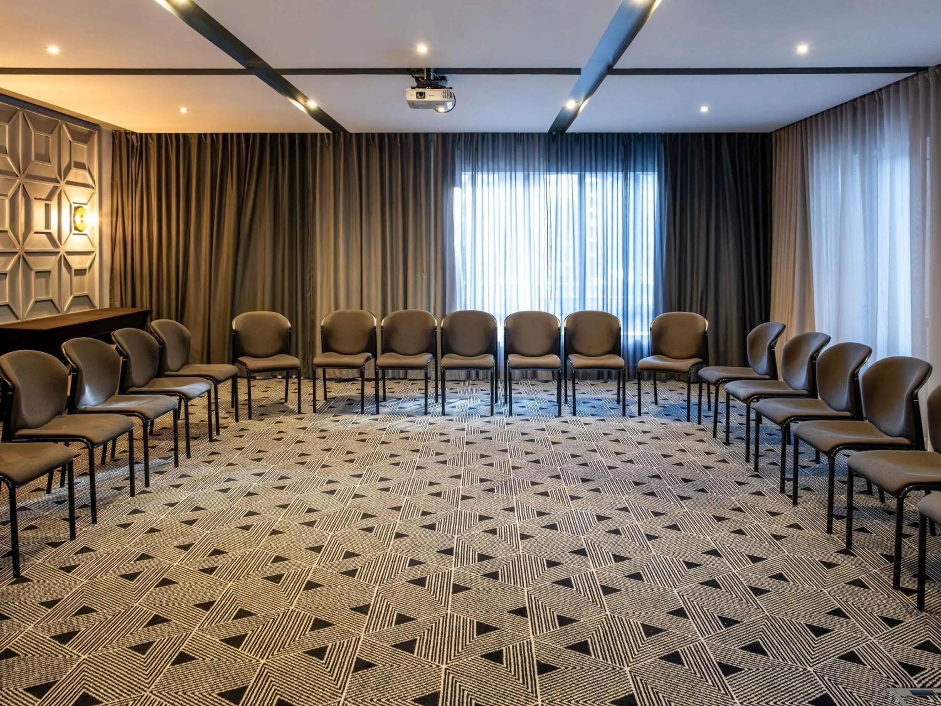 Meeting/conference room in Pullman Cape Town City Centre