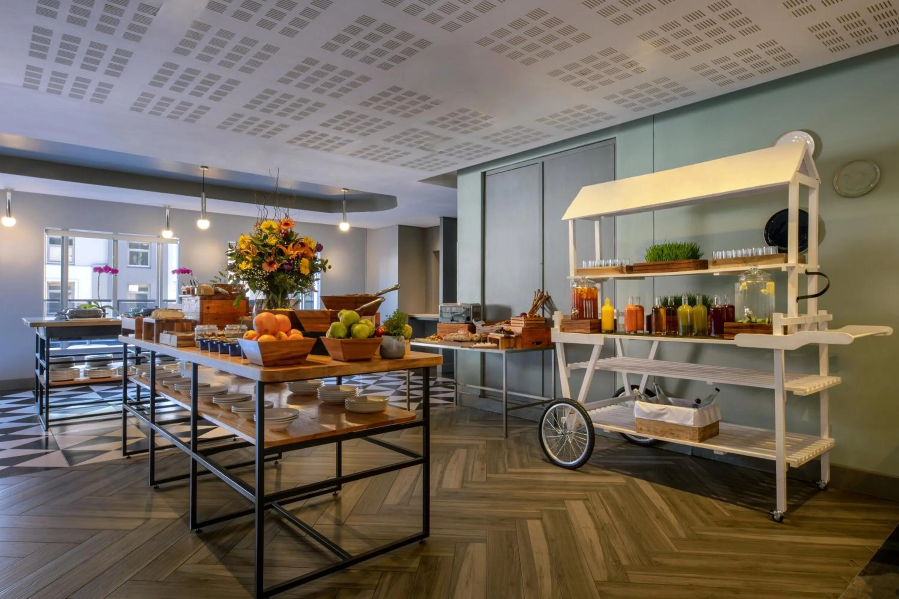 Restaurant/places to eat in Pullman Cape Town City Centre