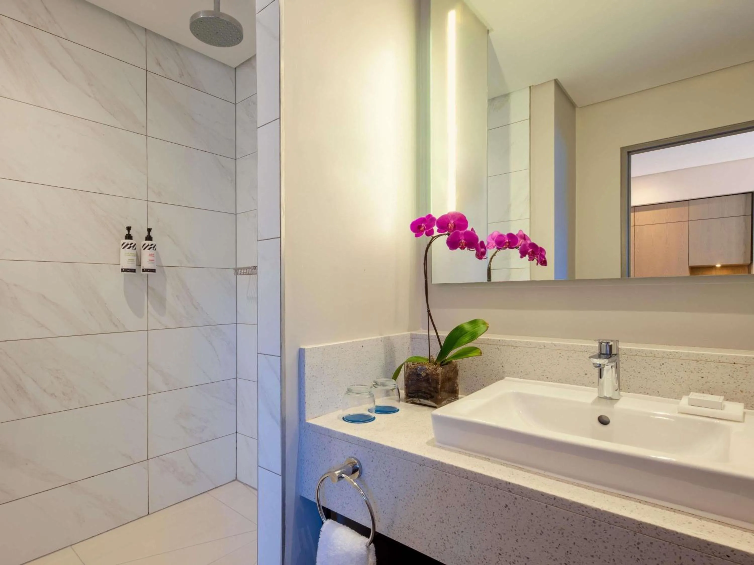 Bedroom in Pullman Cape Town City Centre