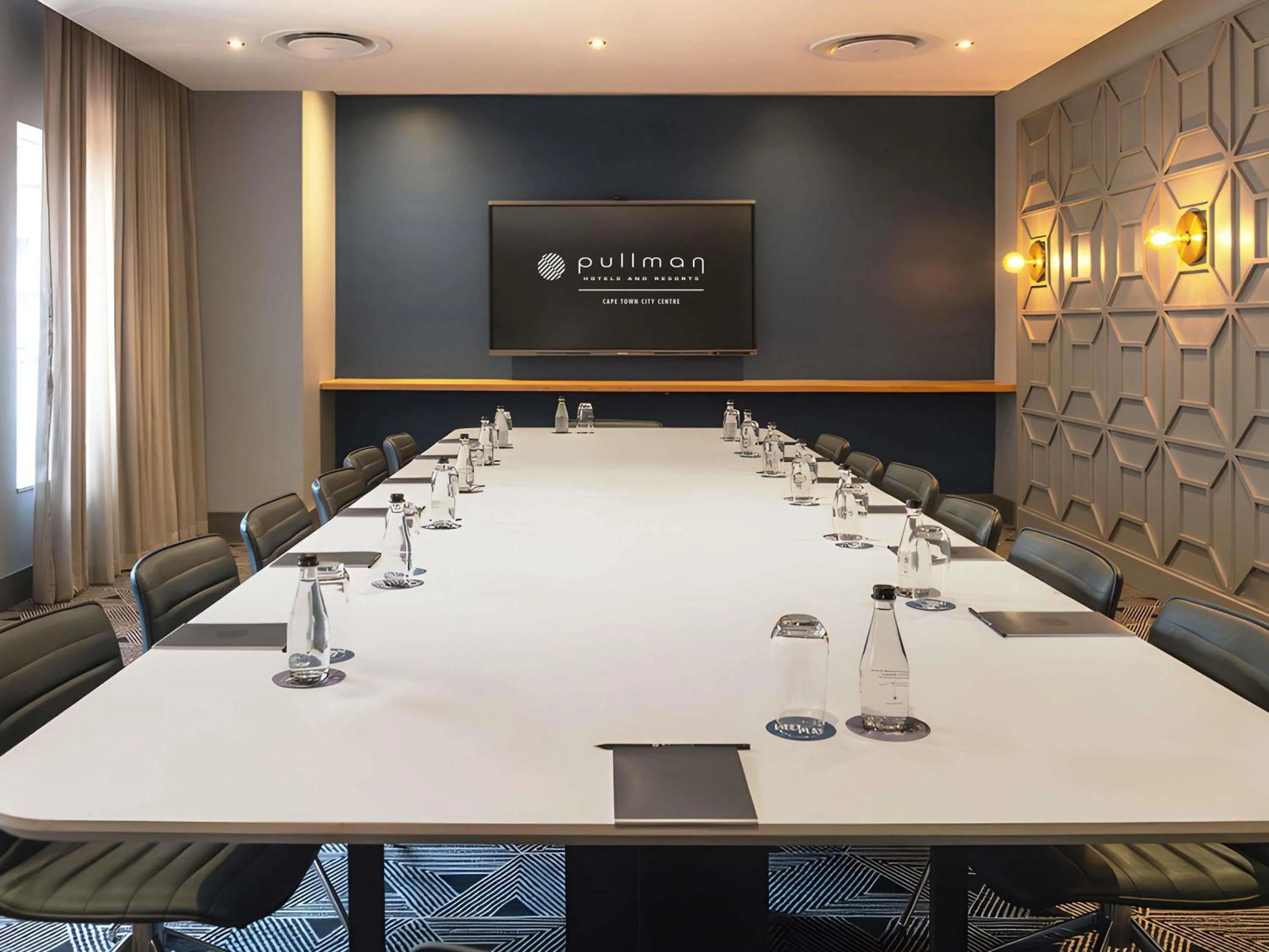 Meeting/conference room in Pullman Cape Town City Centre