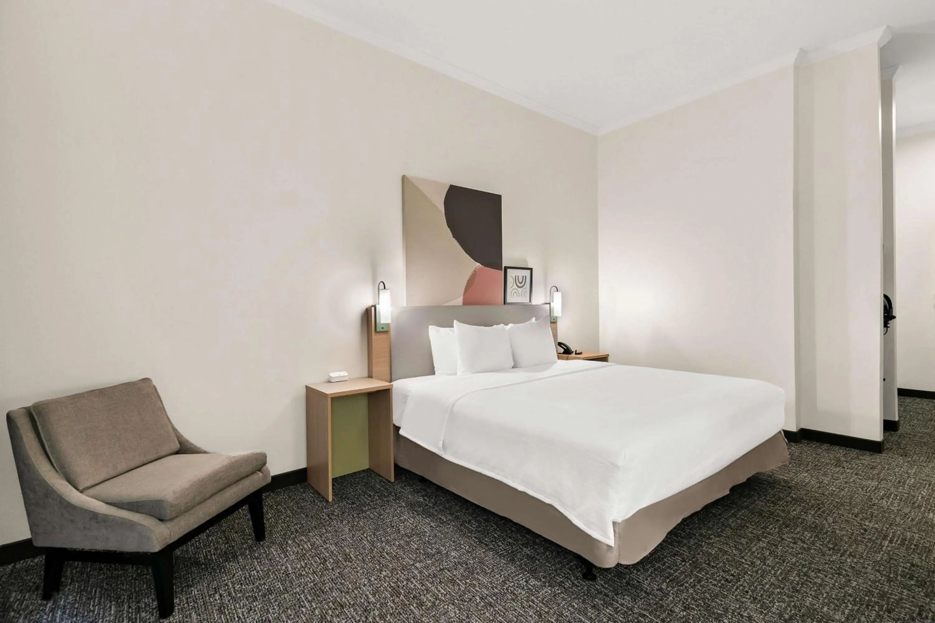 Bed in Country Inn & Suites by Radisson, Commerce, GA Near SK Battery Plant