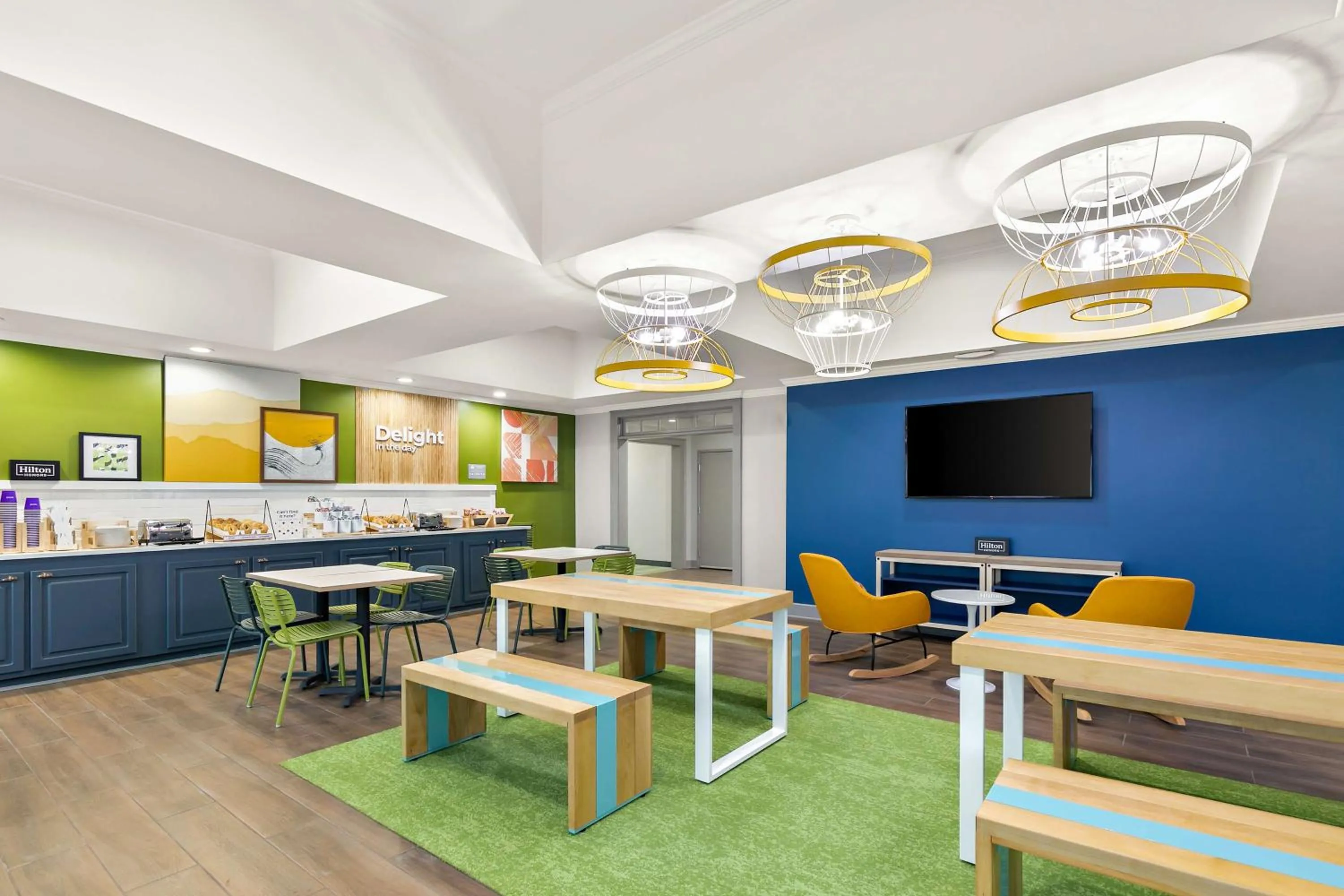 Breakfast in Country Inn & Suites by Radisson, Commerce, GA Near SK Battery Plant