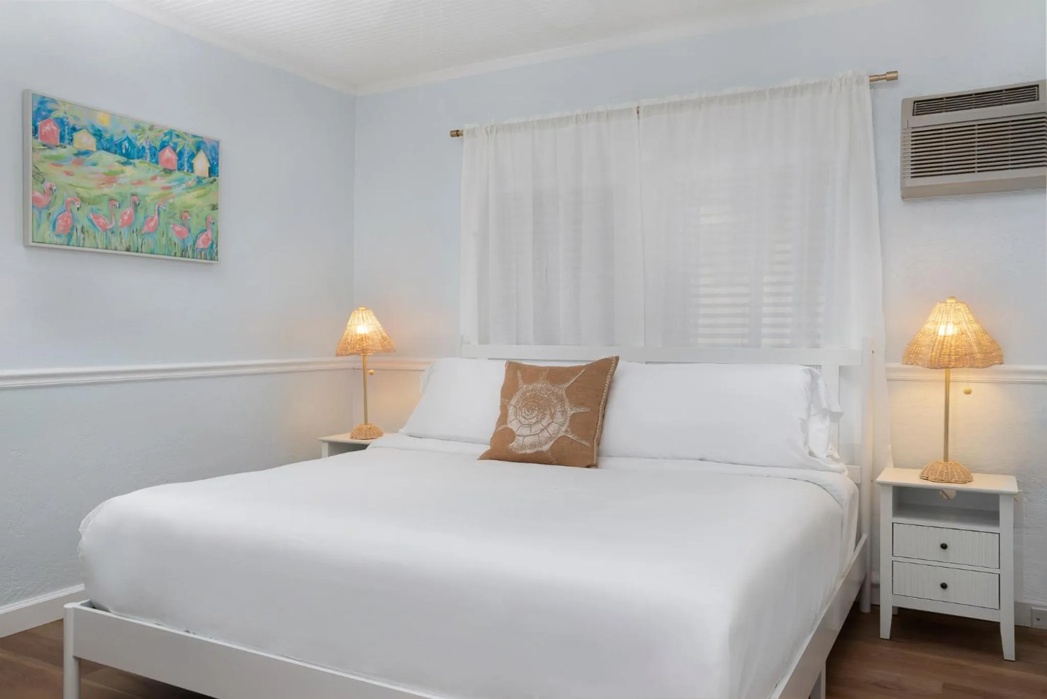 Bed in Sabal Palms Inn