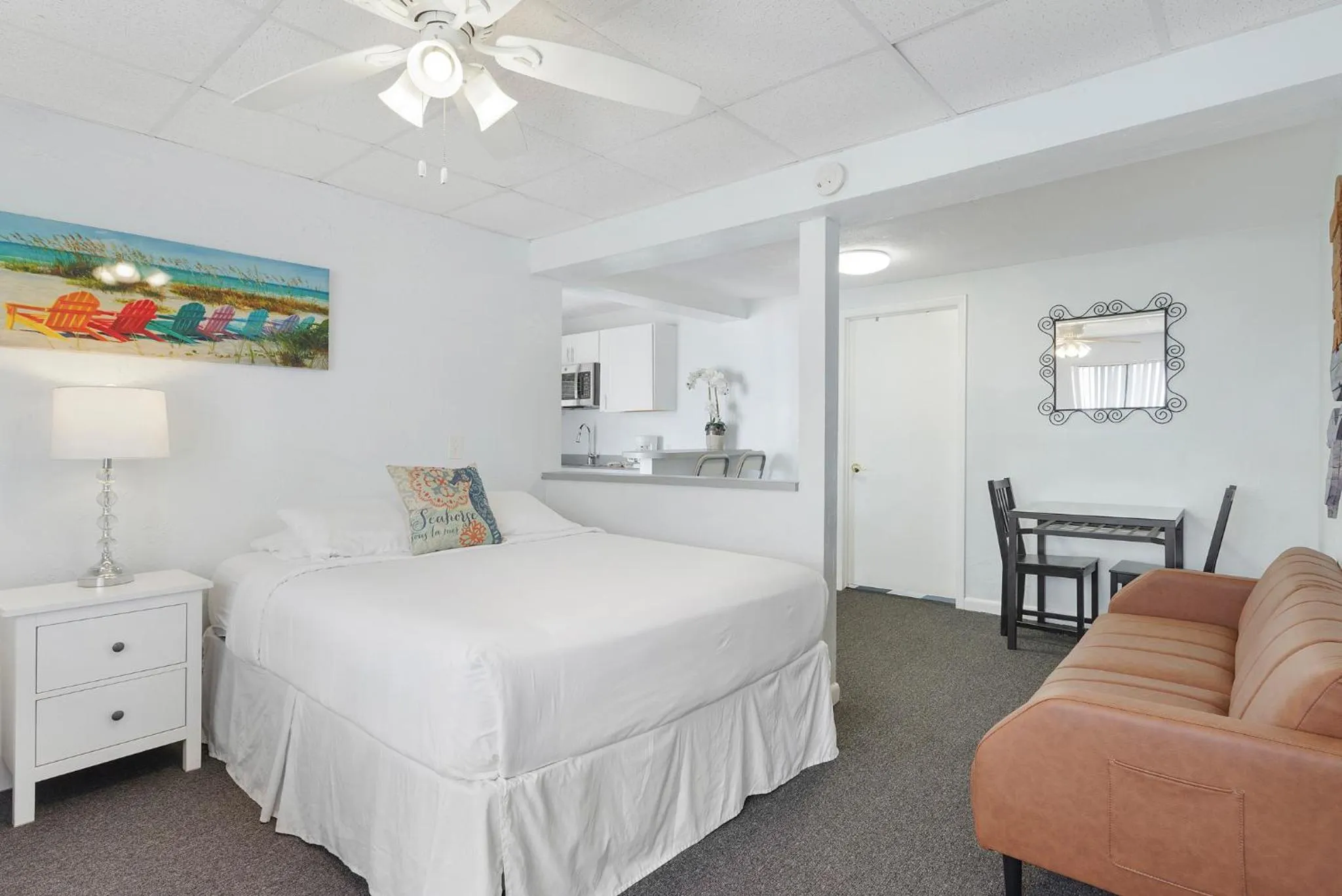 Bed in Sabal Palms Inn