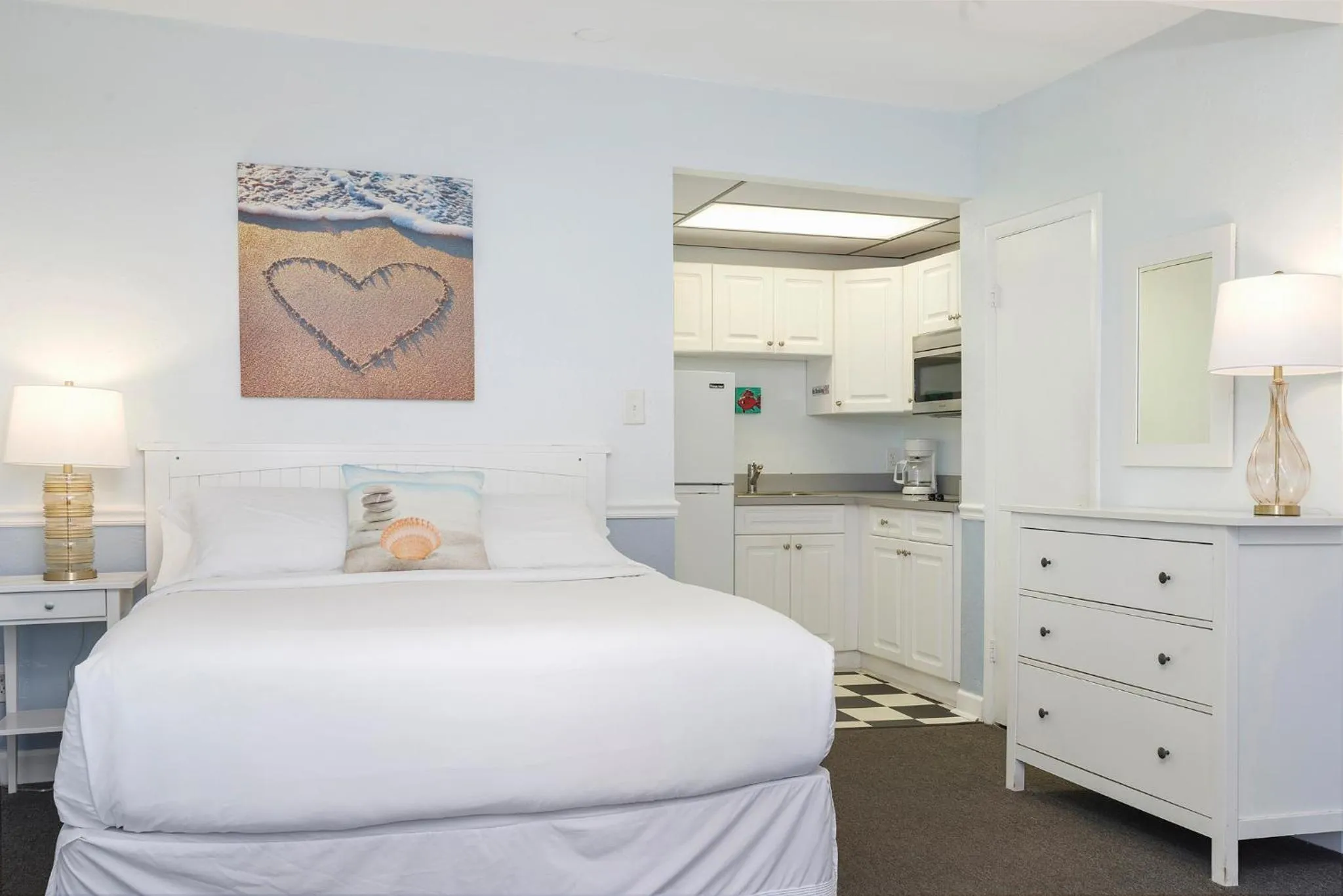 Bed in Sabal Palms Inn