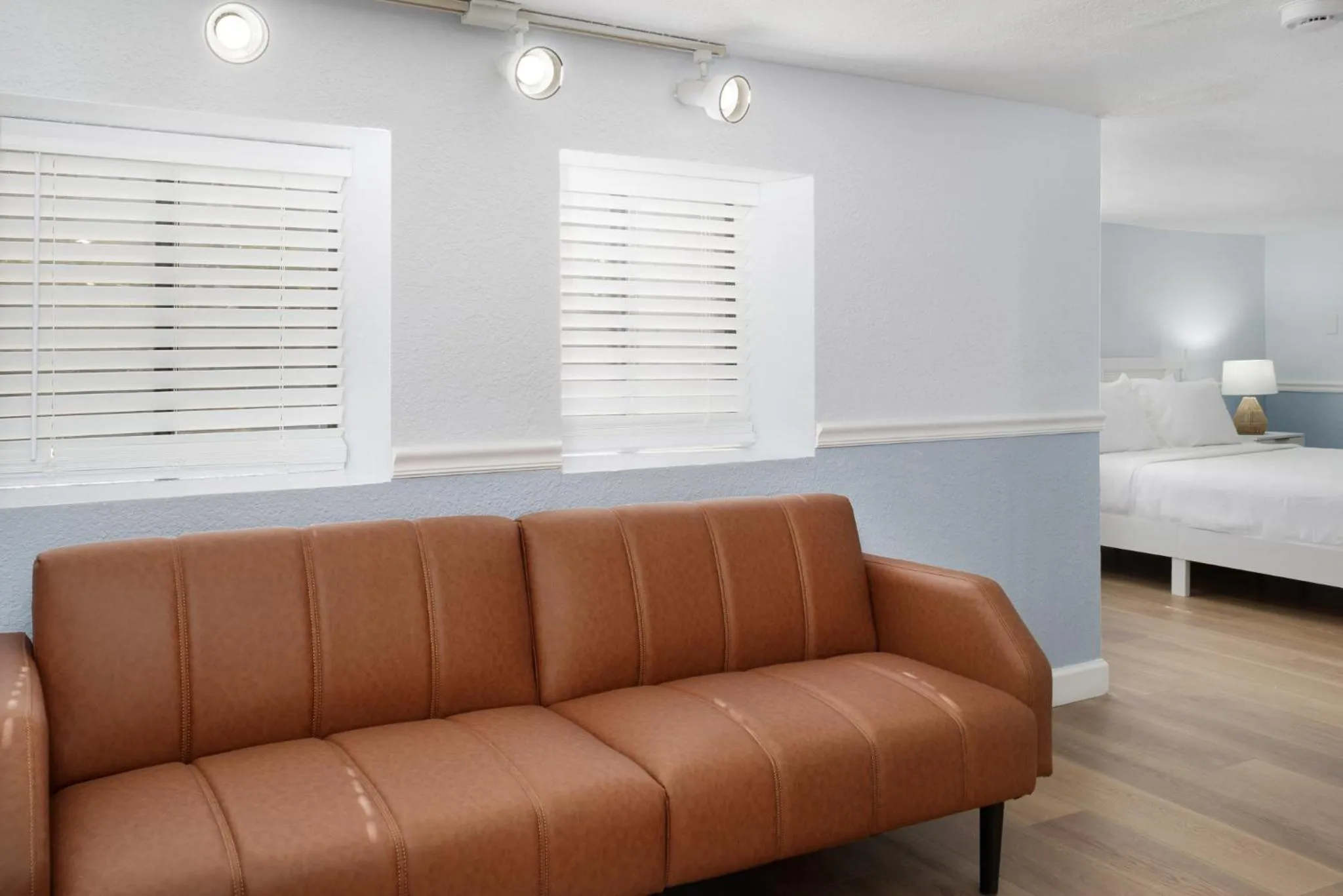 Bed in Sabal Palms Inn