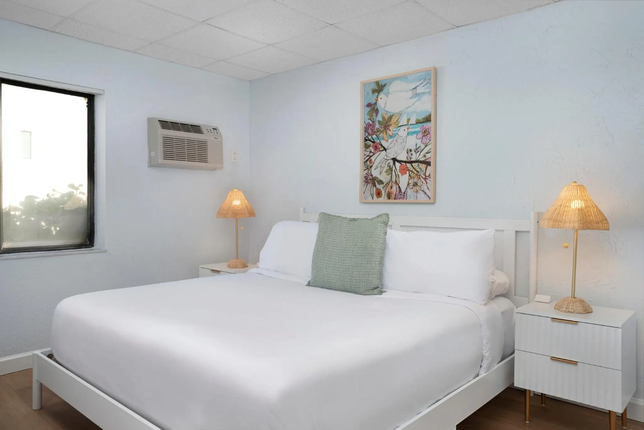 Bed in Sabal Palms Inn