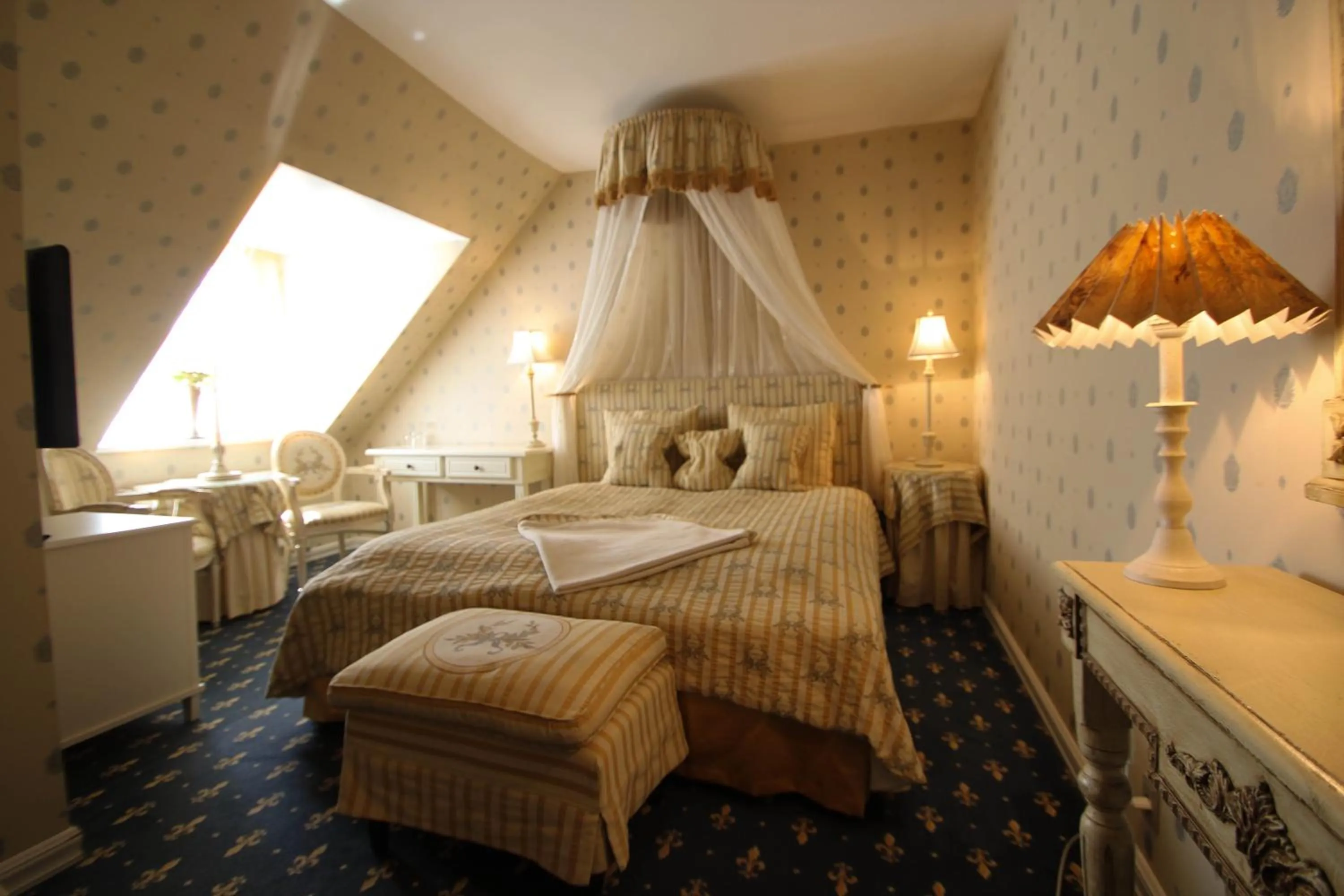 Bed in Sauntehus Castle Hotel