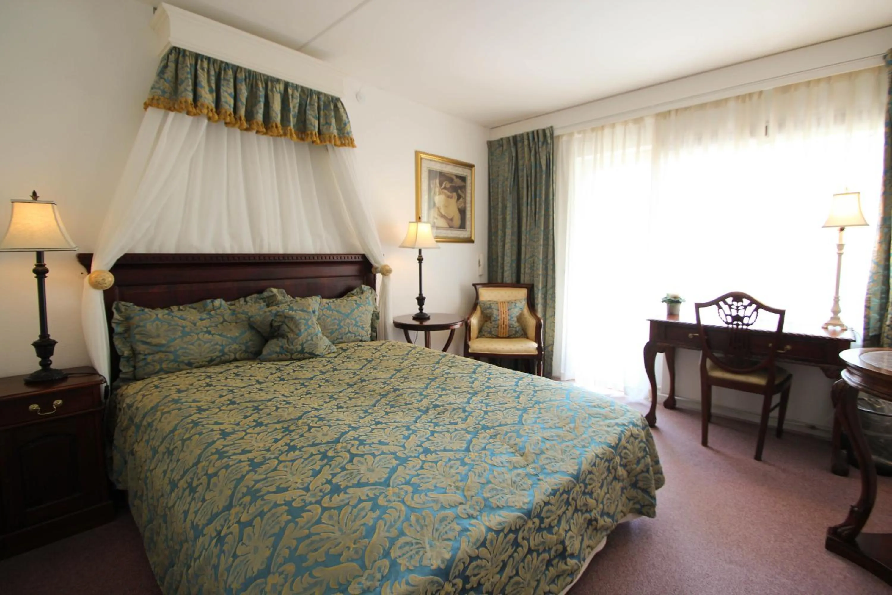 Bed in Sauntehus Castle Hotel