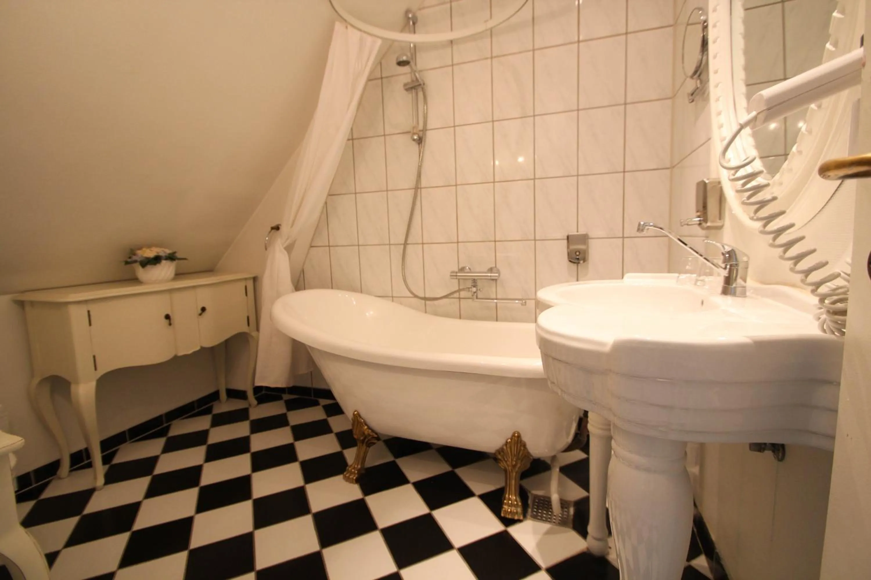 Bathroom in Sauntehus Castle Hotel
