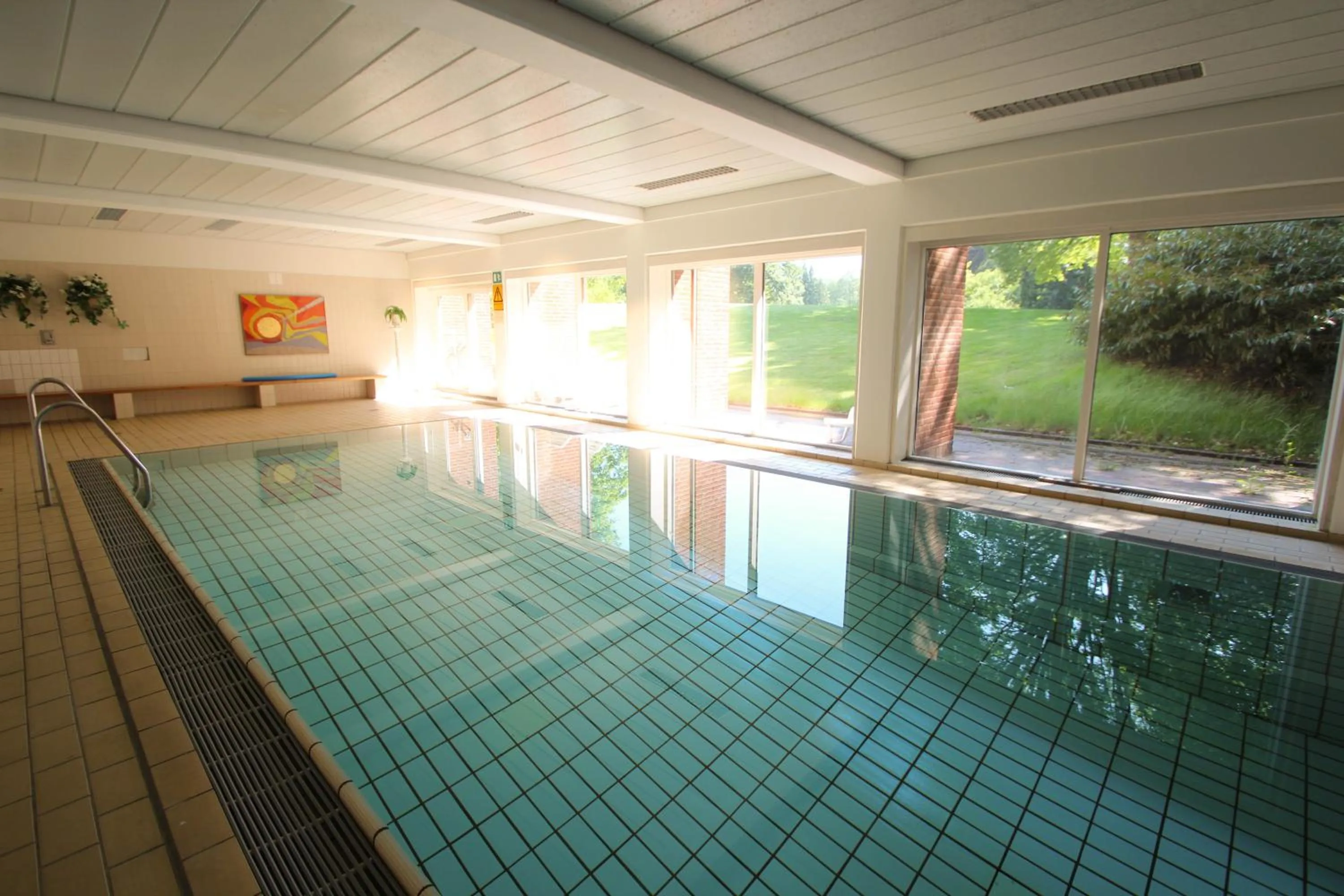 Swimming pool in Sauntehus Castle Hotel
