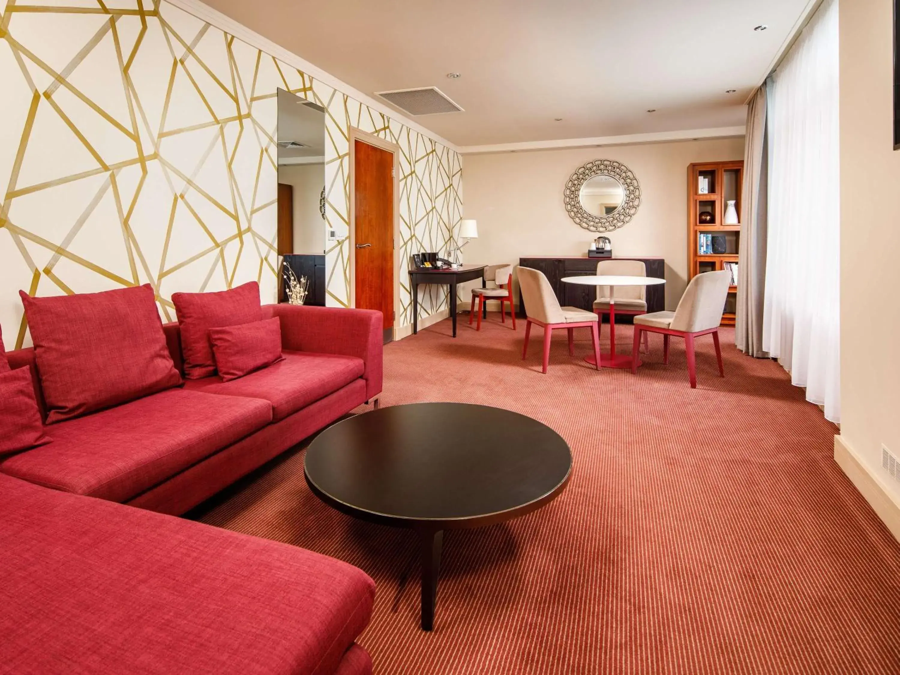 Deluxe Suite with City View in Holland House Hotel Cardiff By Sunday Deluxe Suite with City View in Holland House Hotel Cardiff By Sunday