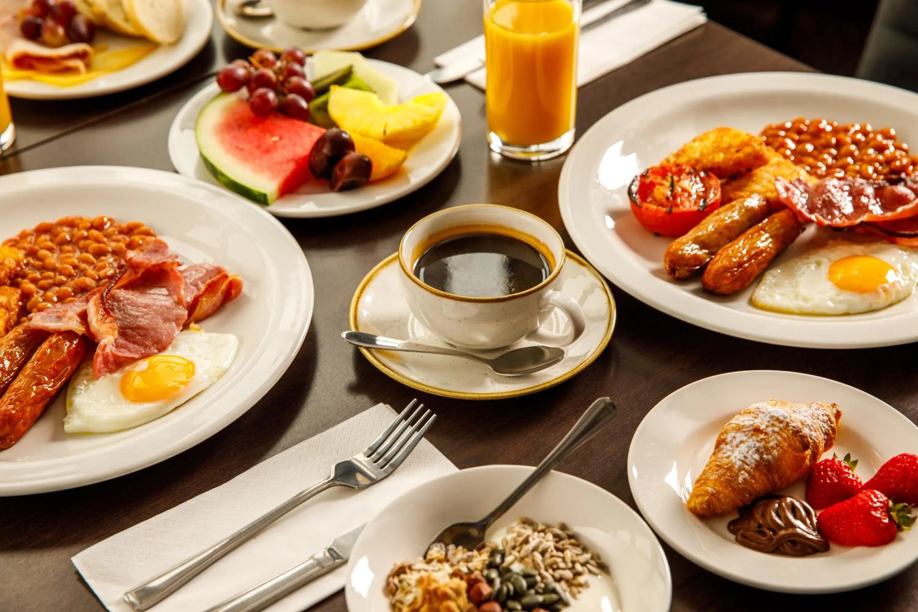 Breakfast in Holland House Hotel Cardiff By Sunday