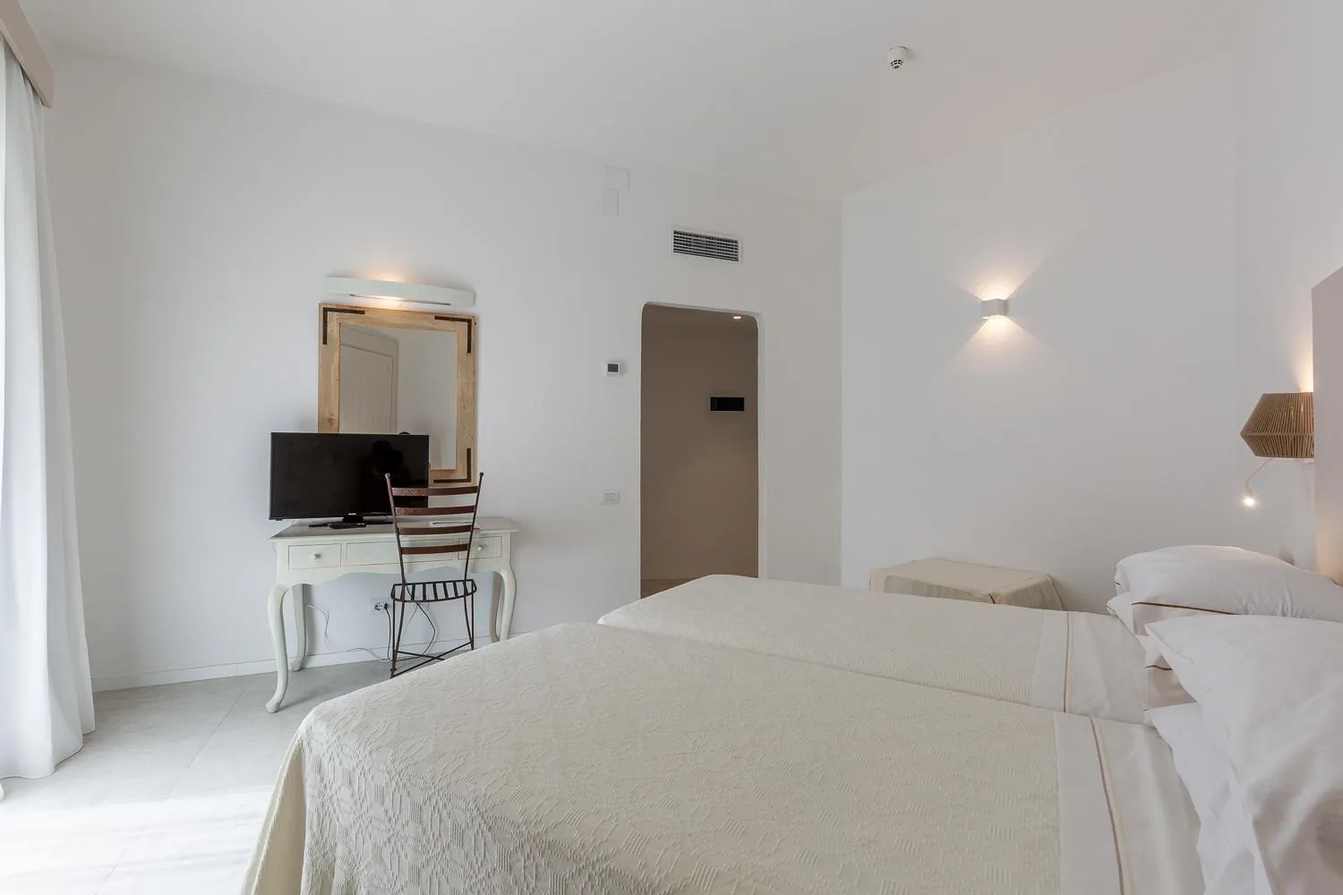 Bedroom, Bed in Hotel Flamingo