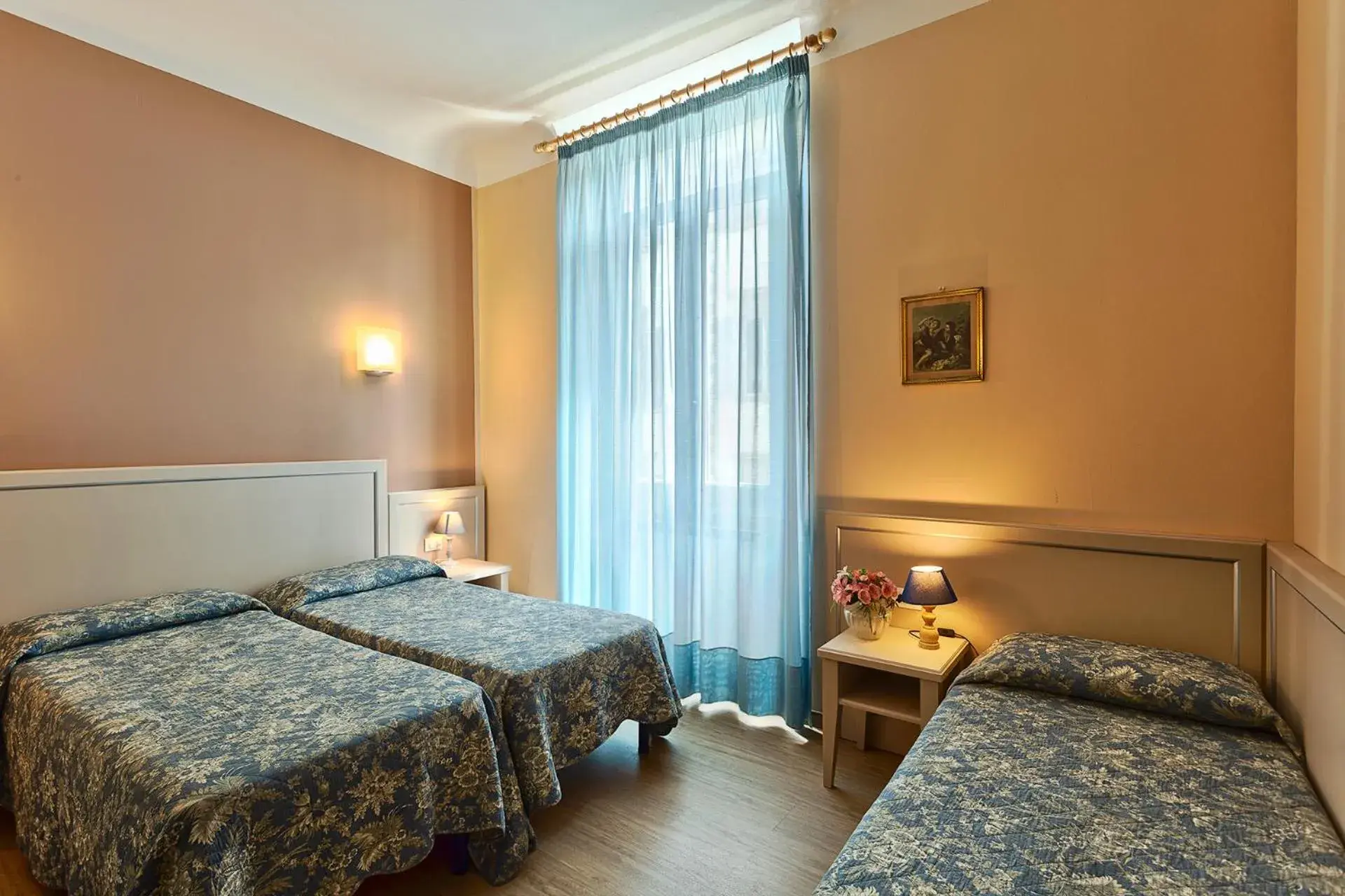 Triple Room in Hotel Eden Triple Room in Hotel Eden