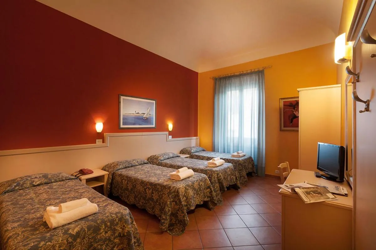 Photo of the whole room, Bed in Hotel Eden