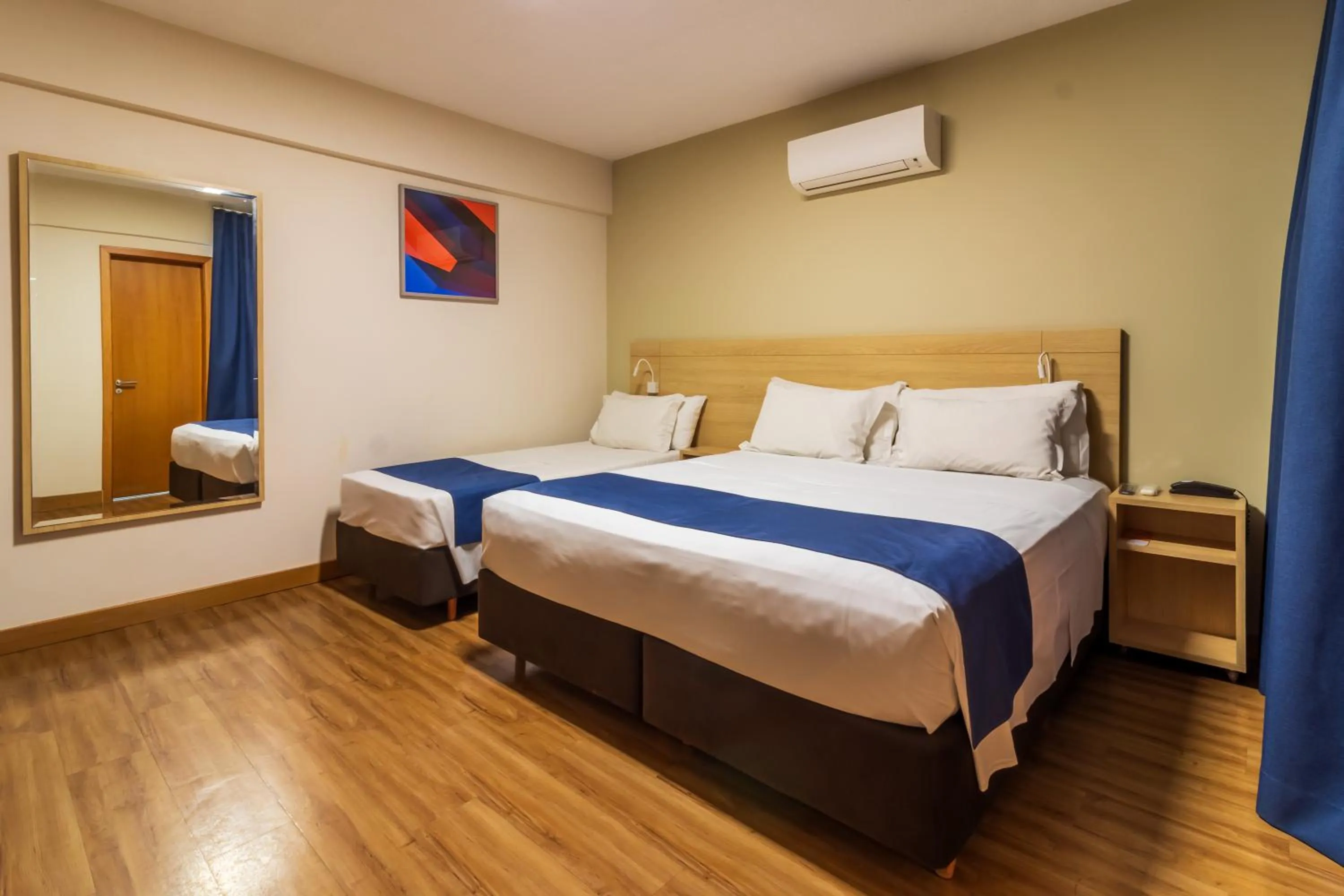 Photo of the whole room, Bed in Luds Comfort Hotel