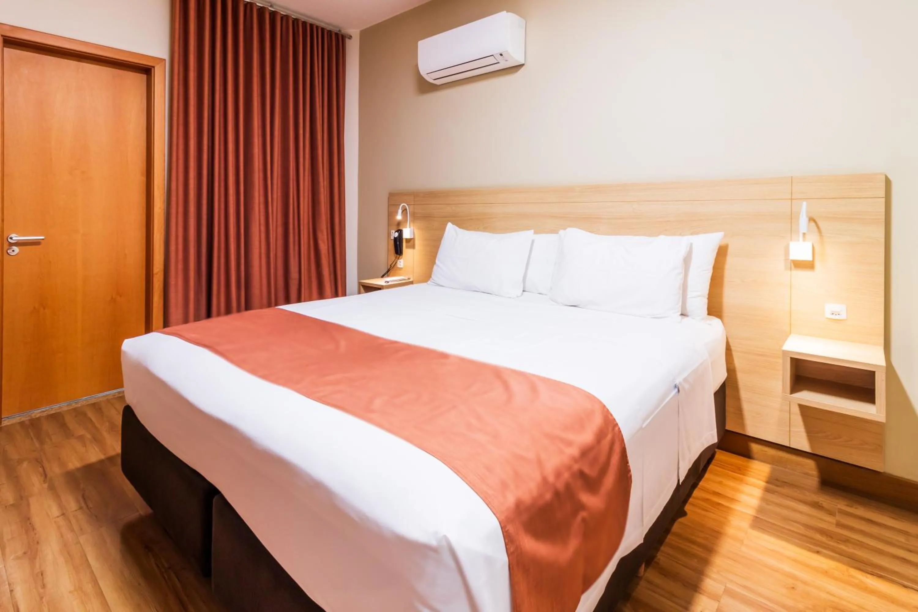 Bed in Luds Comfort Hotel