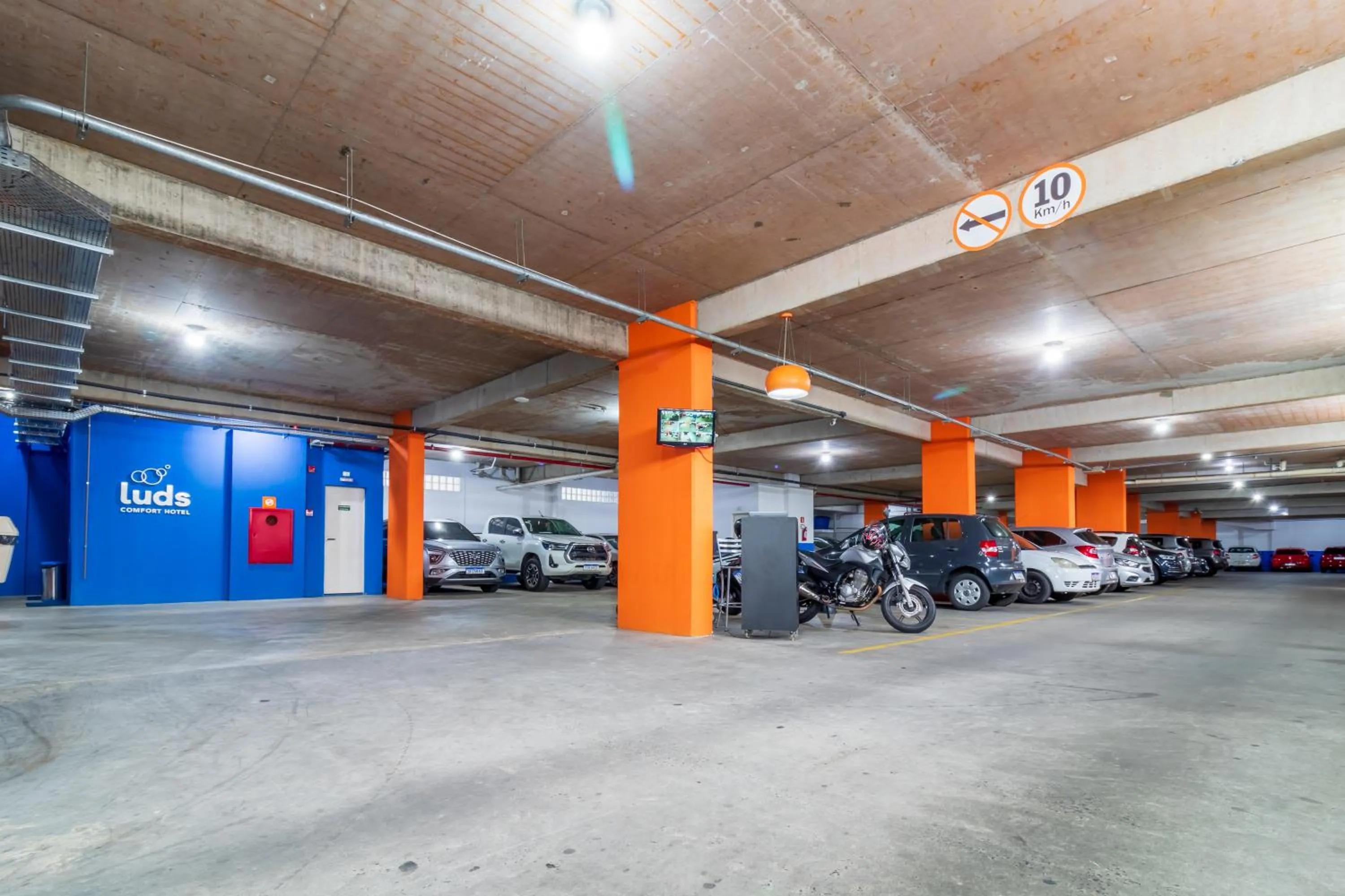 Parking in Luds Comfort Hotel