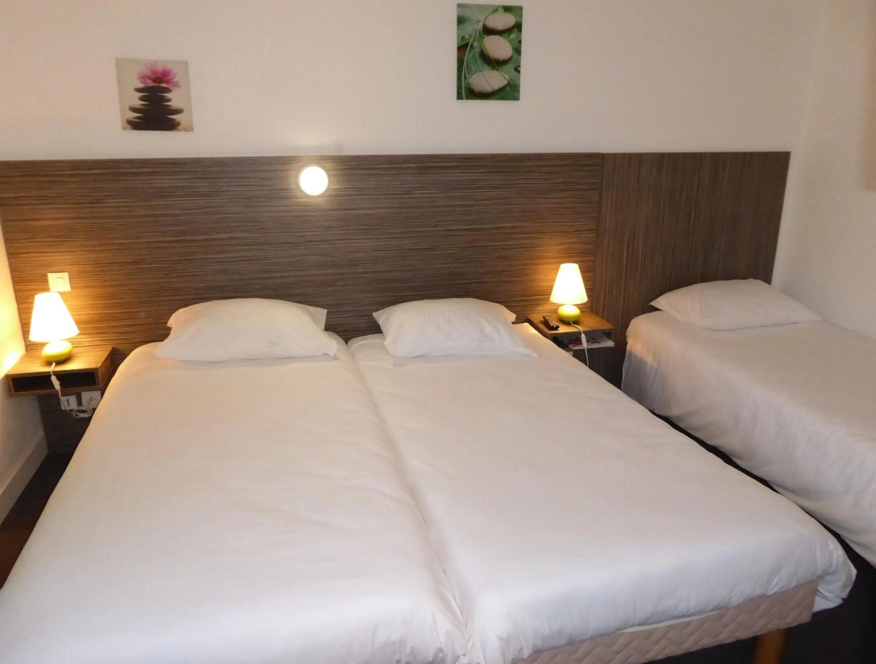 Bedroom, Bed in Hôtel Le Cosy Blois Villebarou