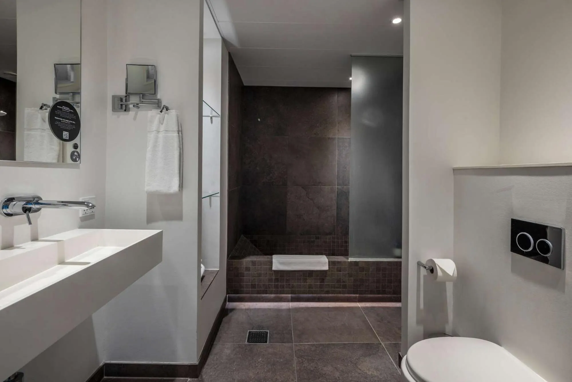 Bathroom in Comwell Hvide Hus Aalborg, Dolce by Wyndham