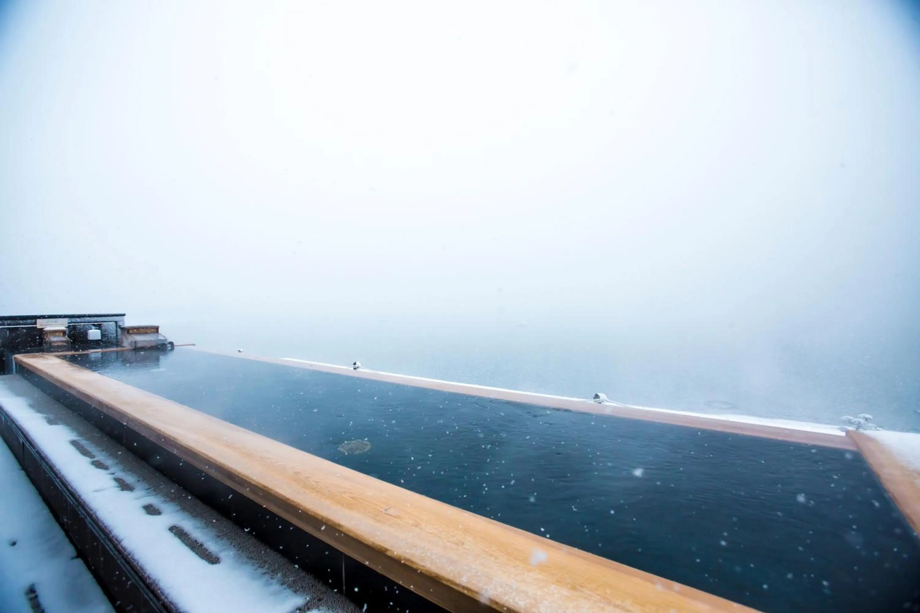 Open Air Bath in Sui Suwako
