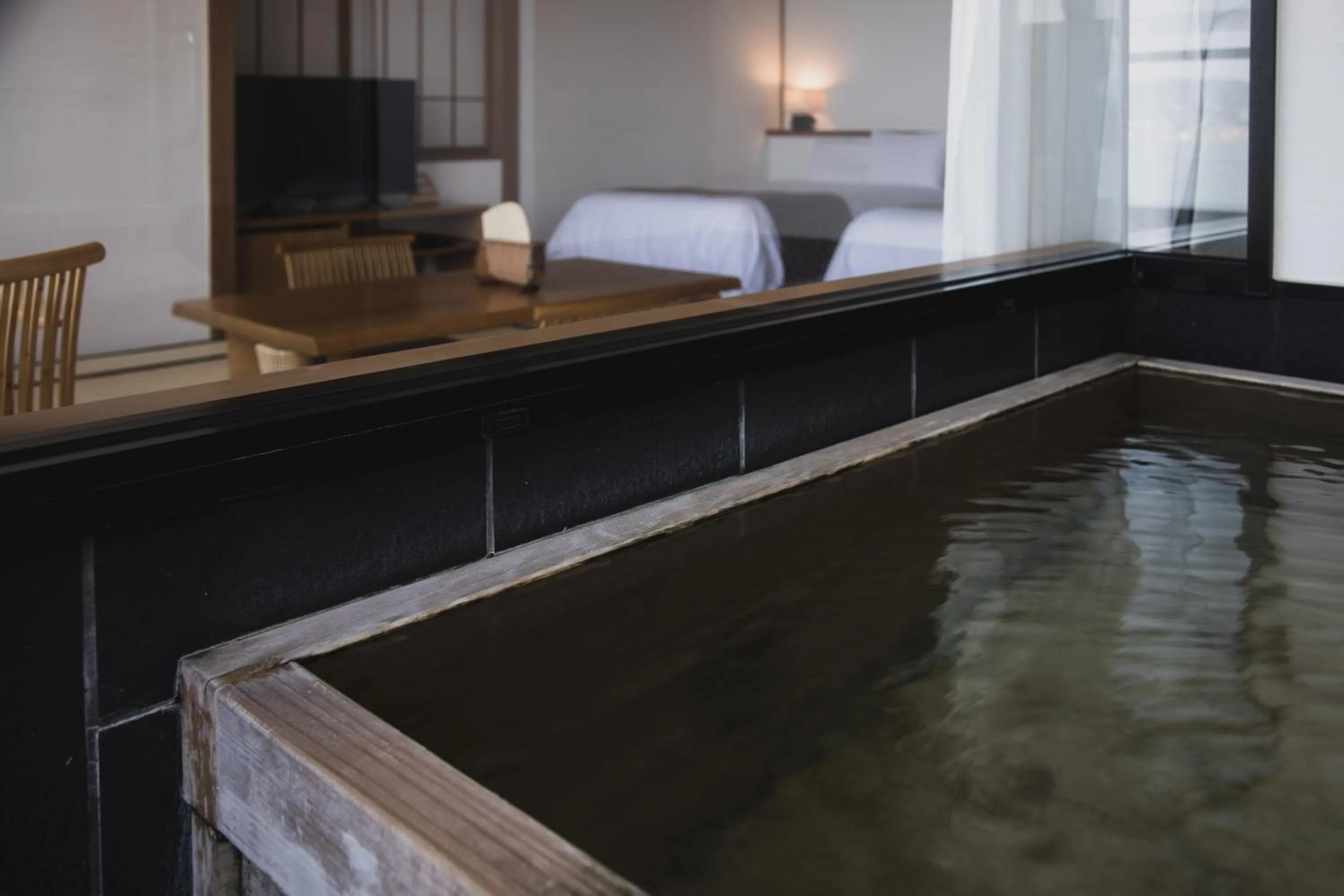 Open Air Bath, Bed in Sui Suwako