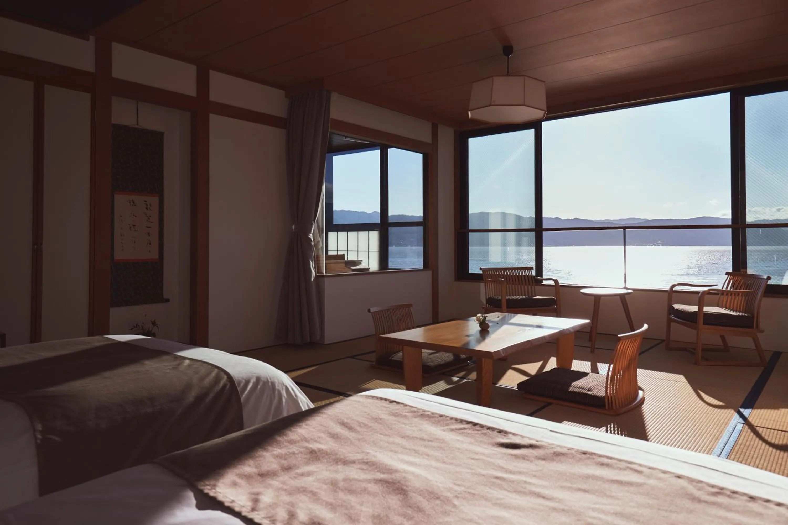 Lake view, Bed in Sui Suwako