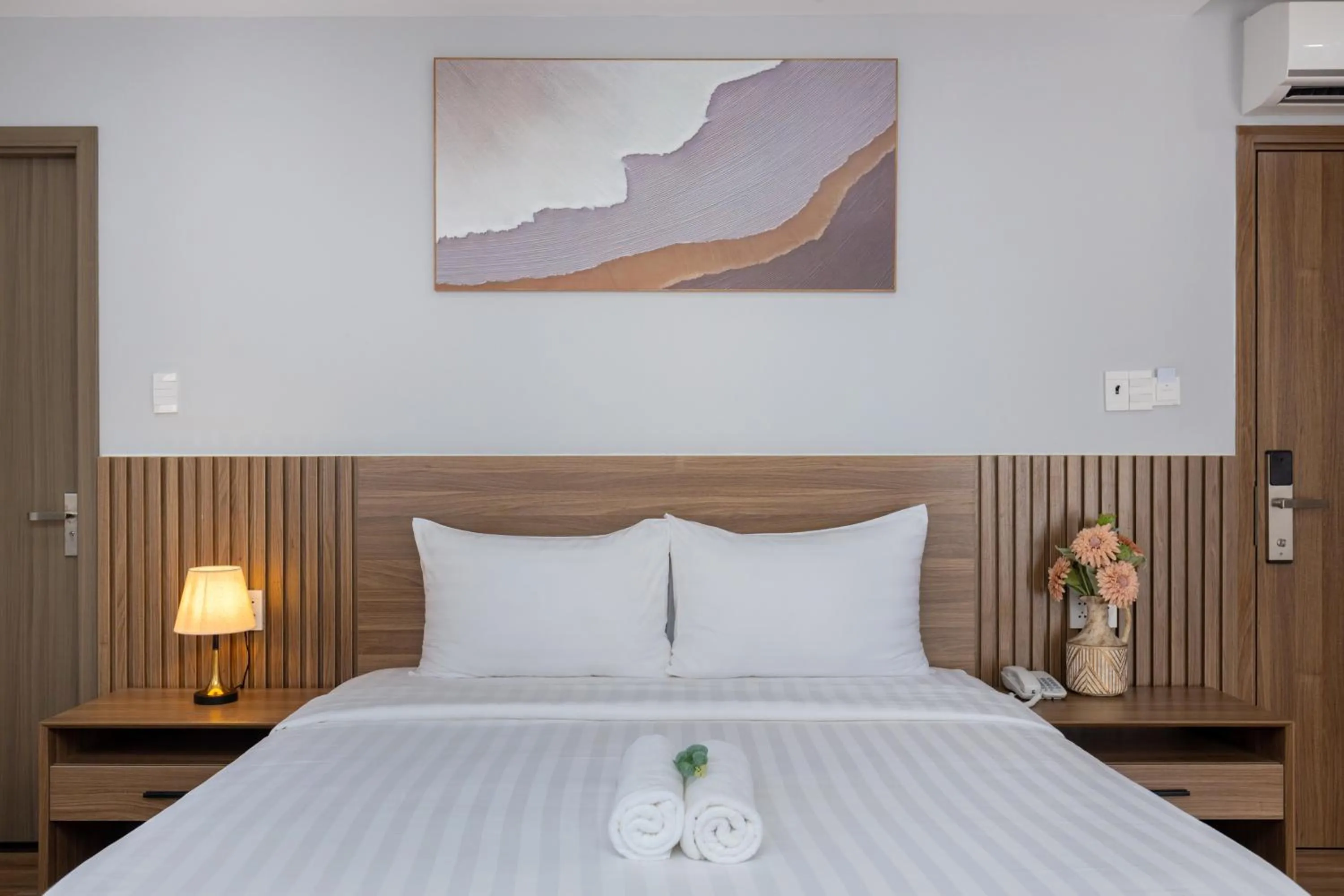 Bedroom, Bed in Diamond Sea Hotel