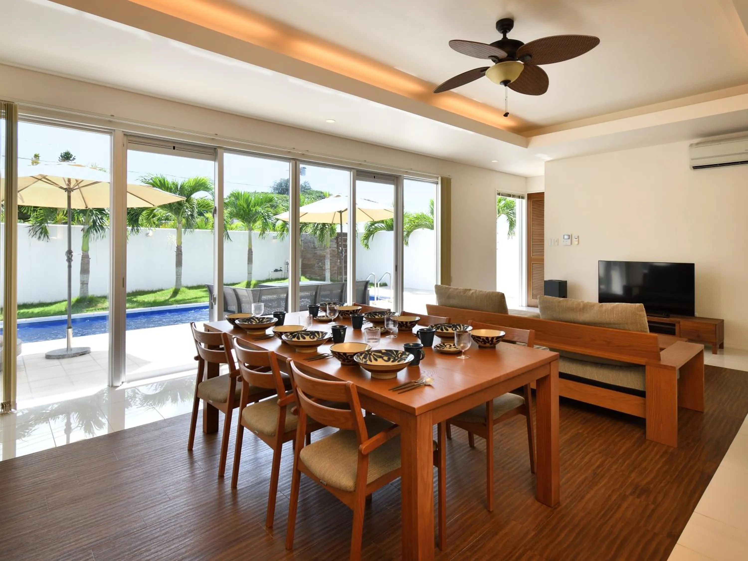 Living room in Pool Villa Imadomari by Coldio Premium