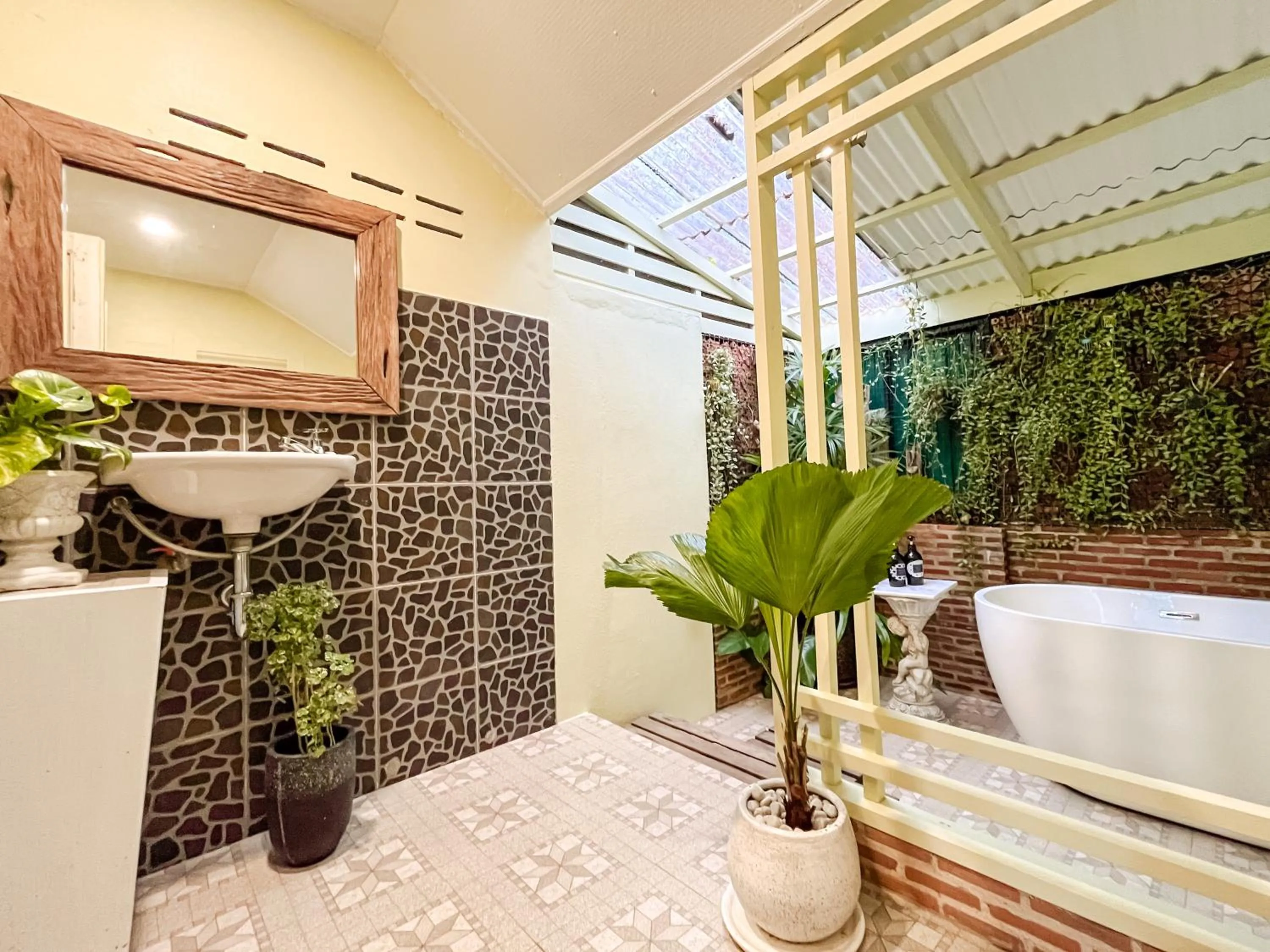 Bathroom in Baan Bua Cottage