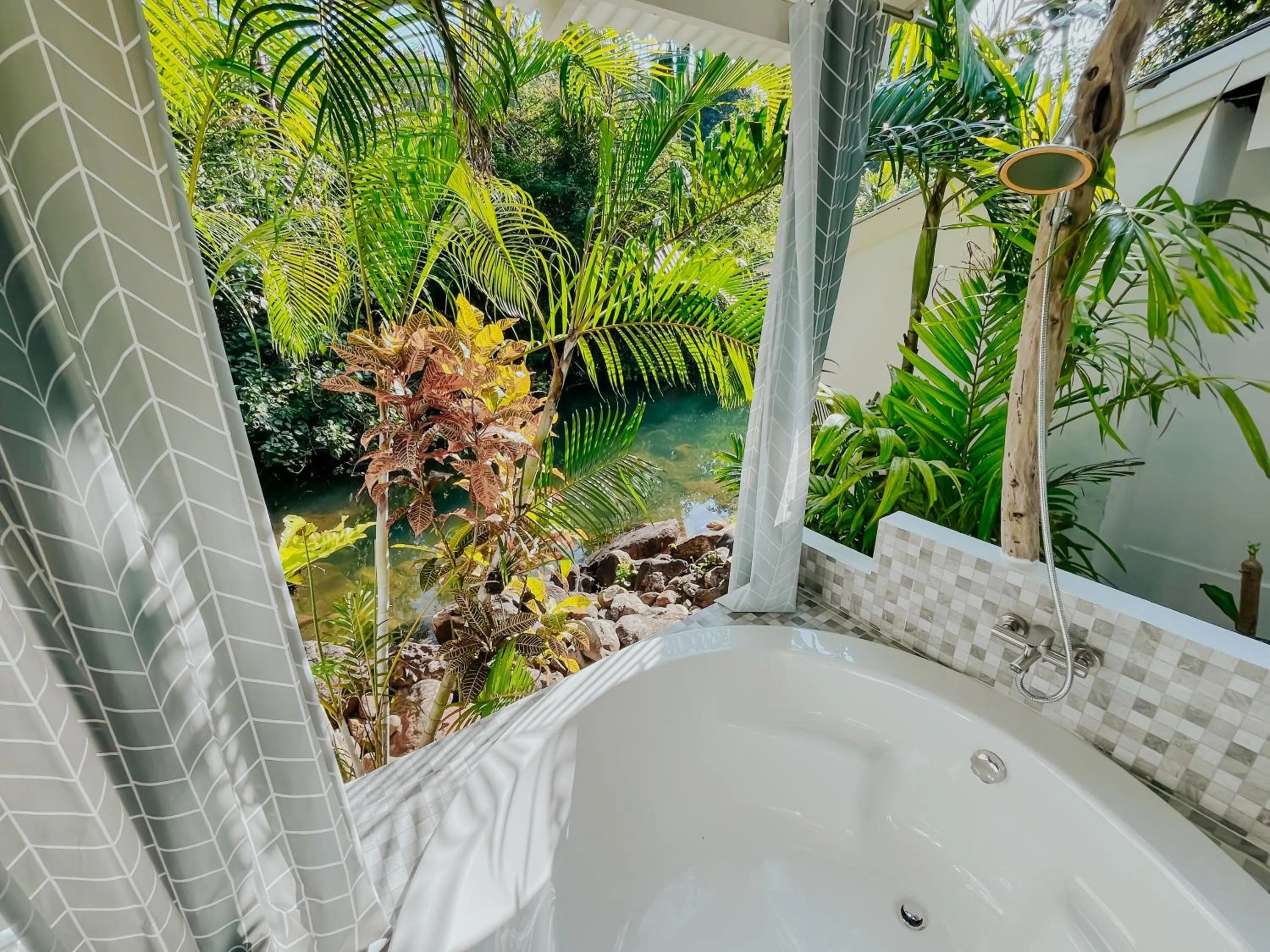 Hot Tub in Baan Bua Cottage
