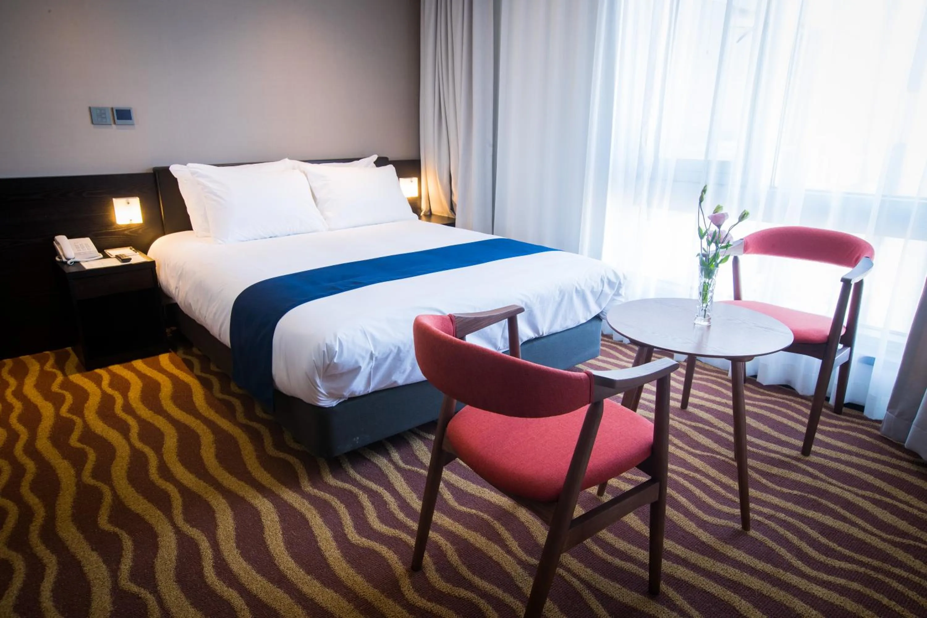 Staff, Bed in Gloucester Hotel Jeju