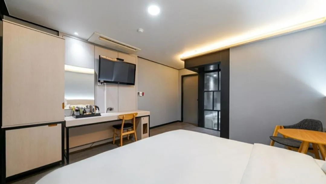 Bed in Hotel The May