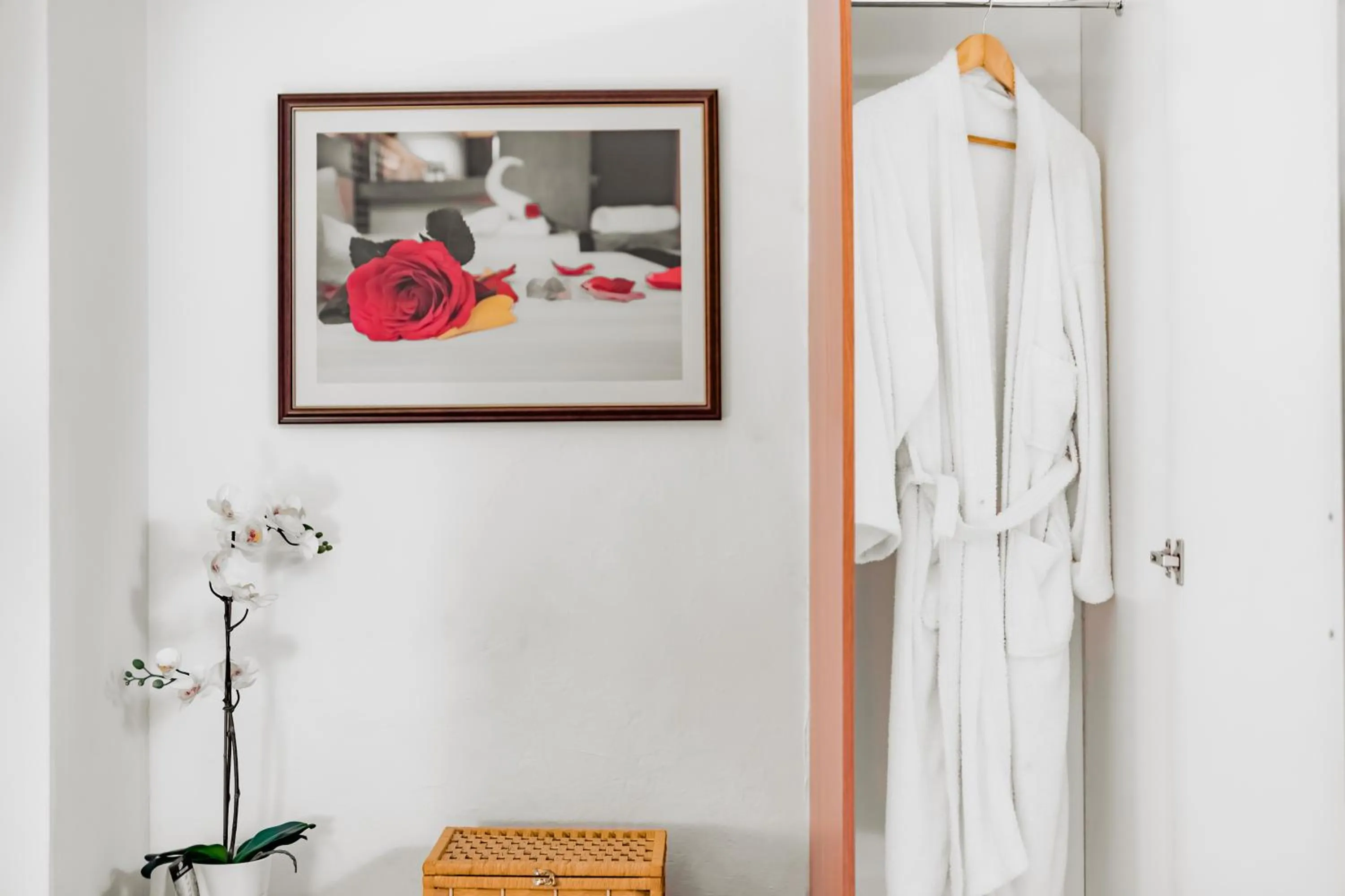 wardrobe in MITC Hotel